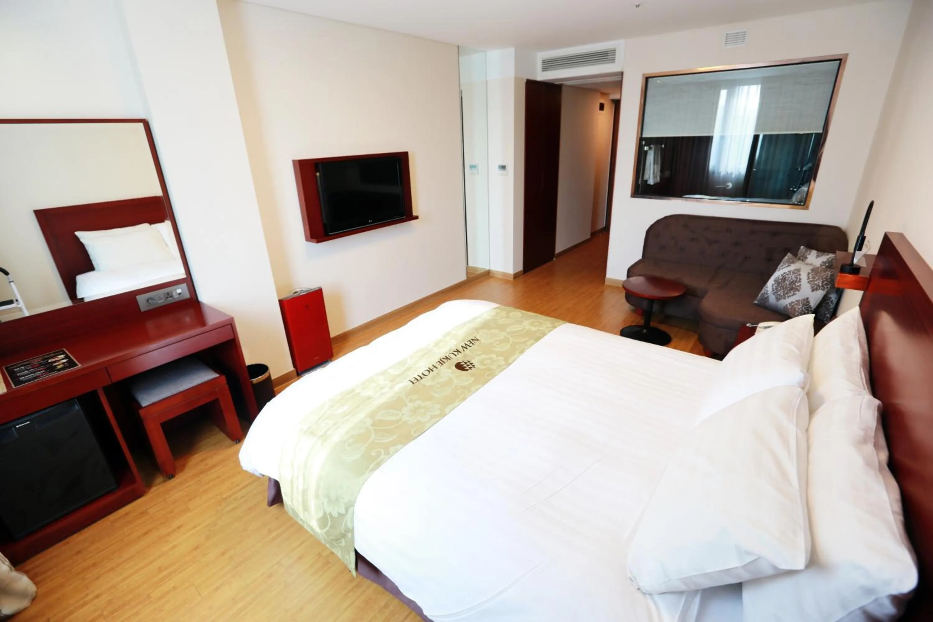 Decorative detail in New Kukje Hotel