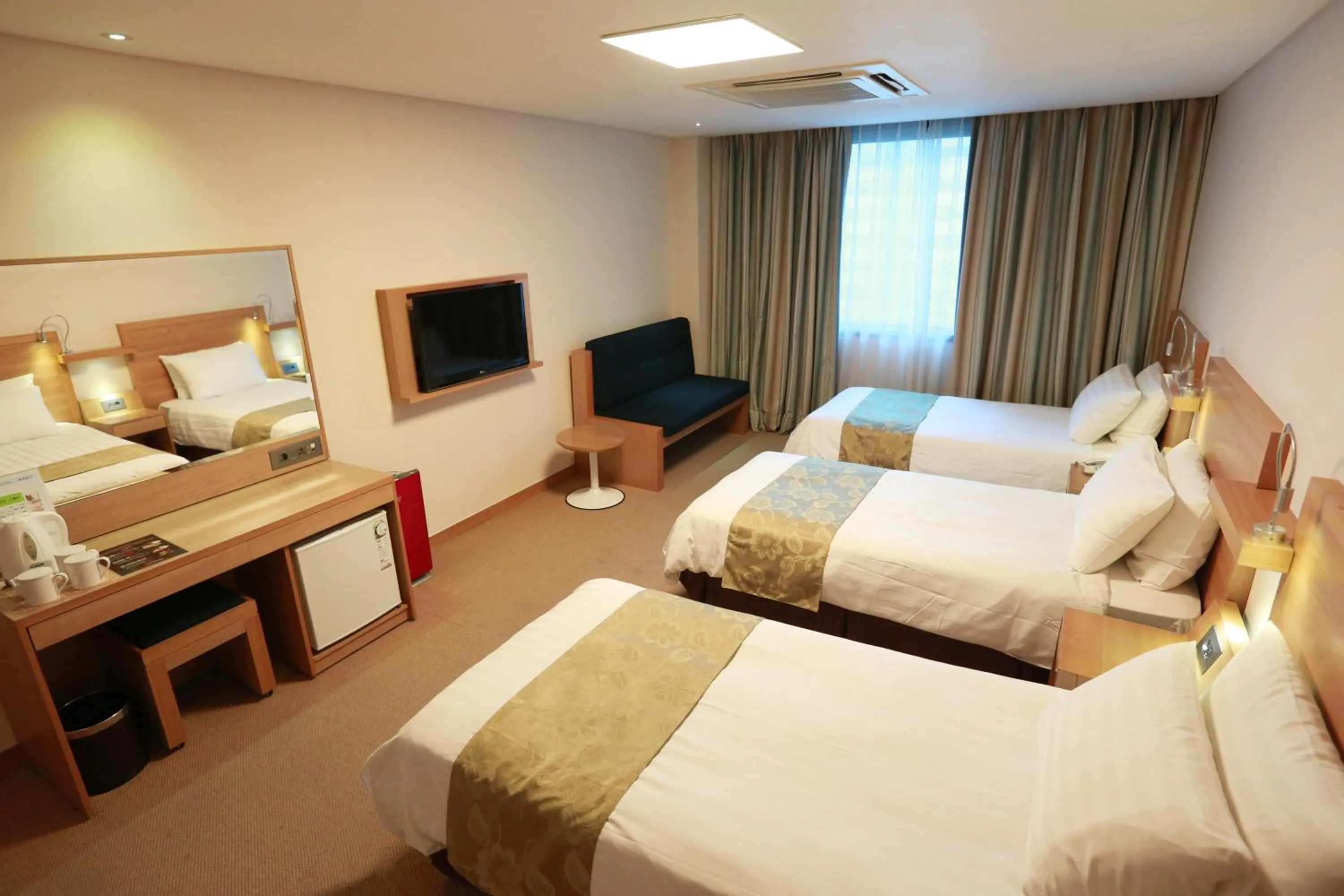 Decorative detail, TV/Entertainment Center in New Kukje Hotel