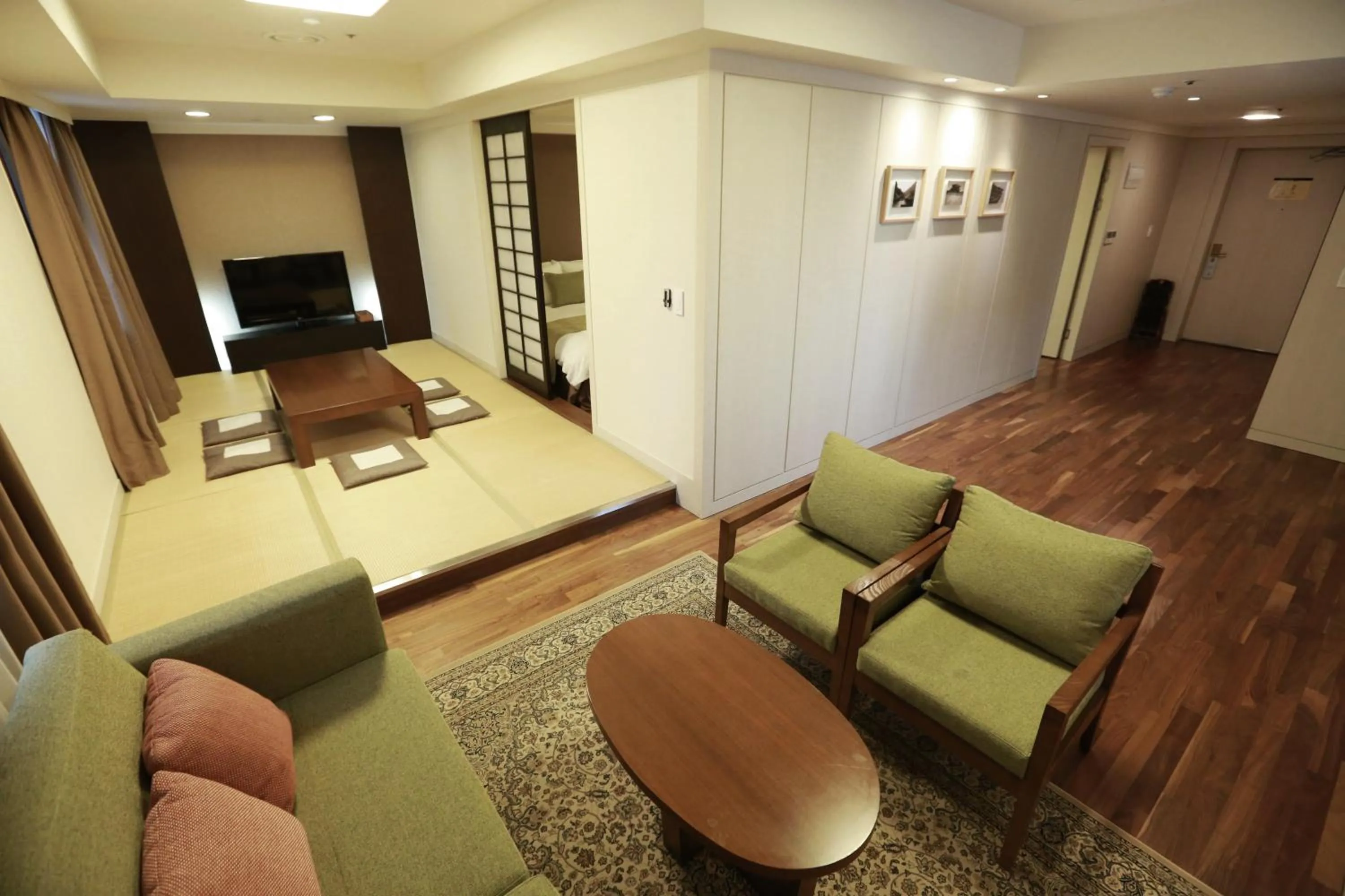 Patio in New Kukje Hotel