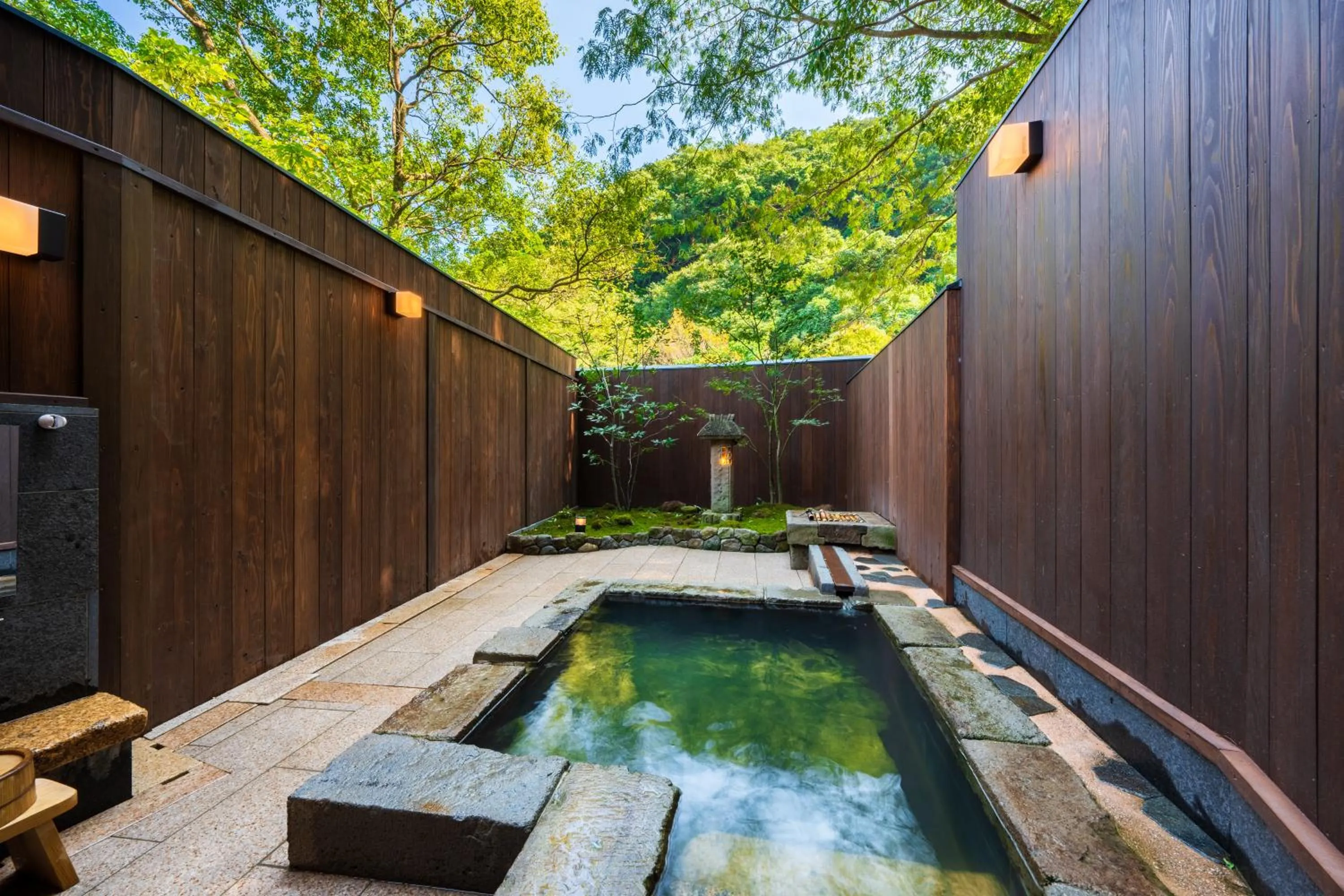 Open Air Bath in Beppu Showaen