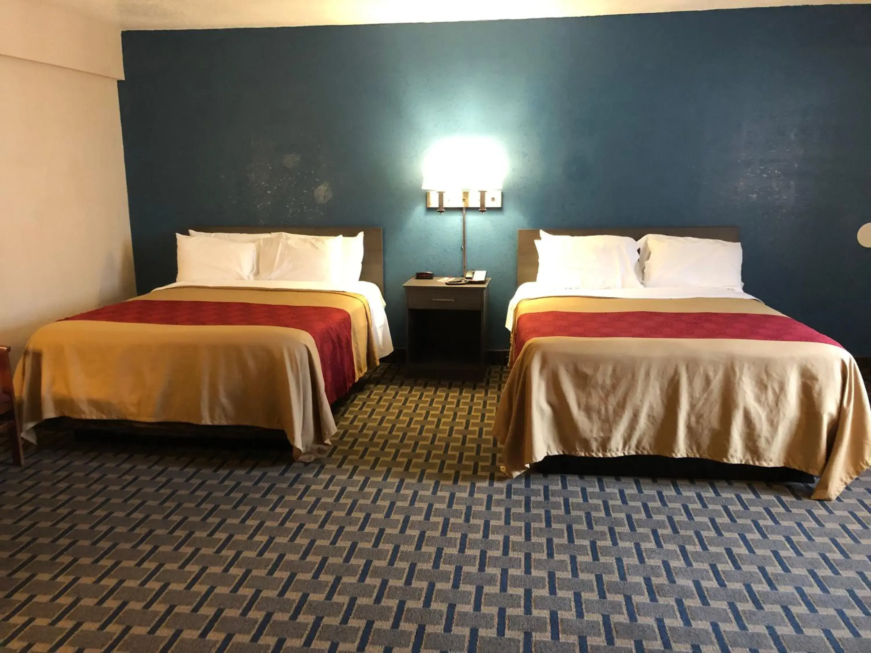 Double Room with Two Double Beds - Non-Smoking in Econo Lodge Cranston - Providence Double Room with Two Double Beds - Non-Smoking in Econo Lodge Cranston - Providence