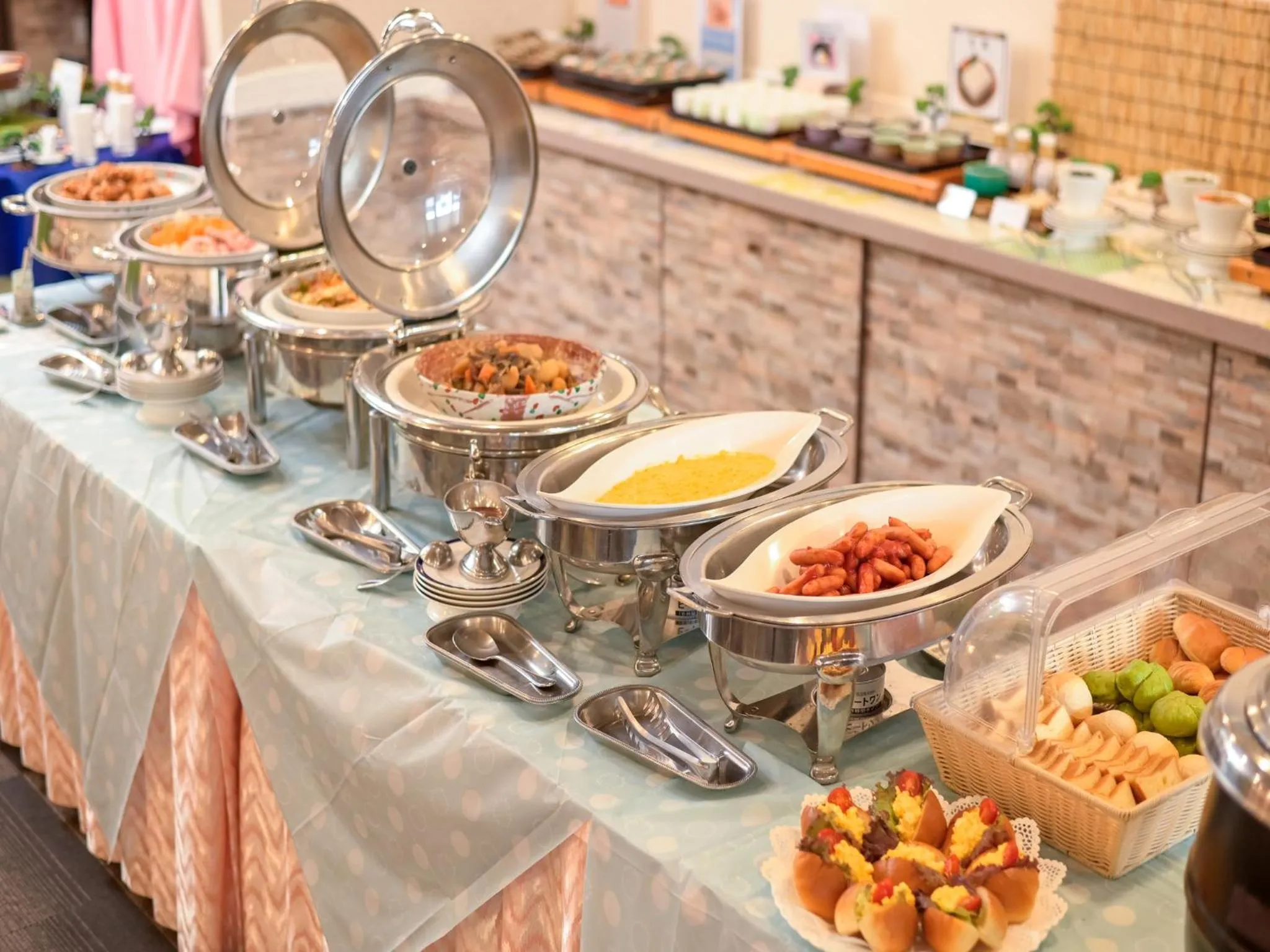 Breakfast in Hotel Sun Valley Annex