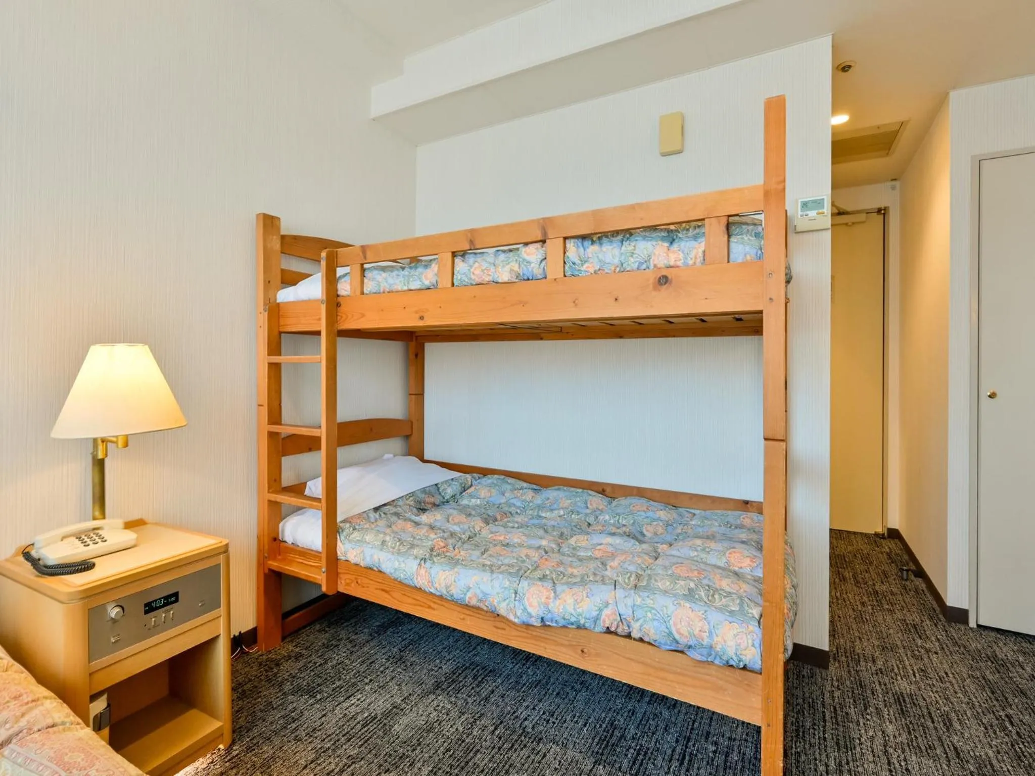 Bed in Hotel Sun Valley Annex