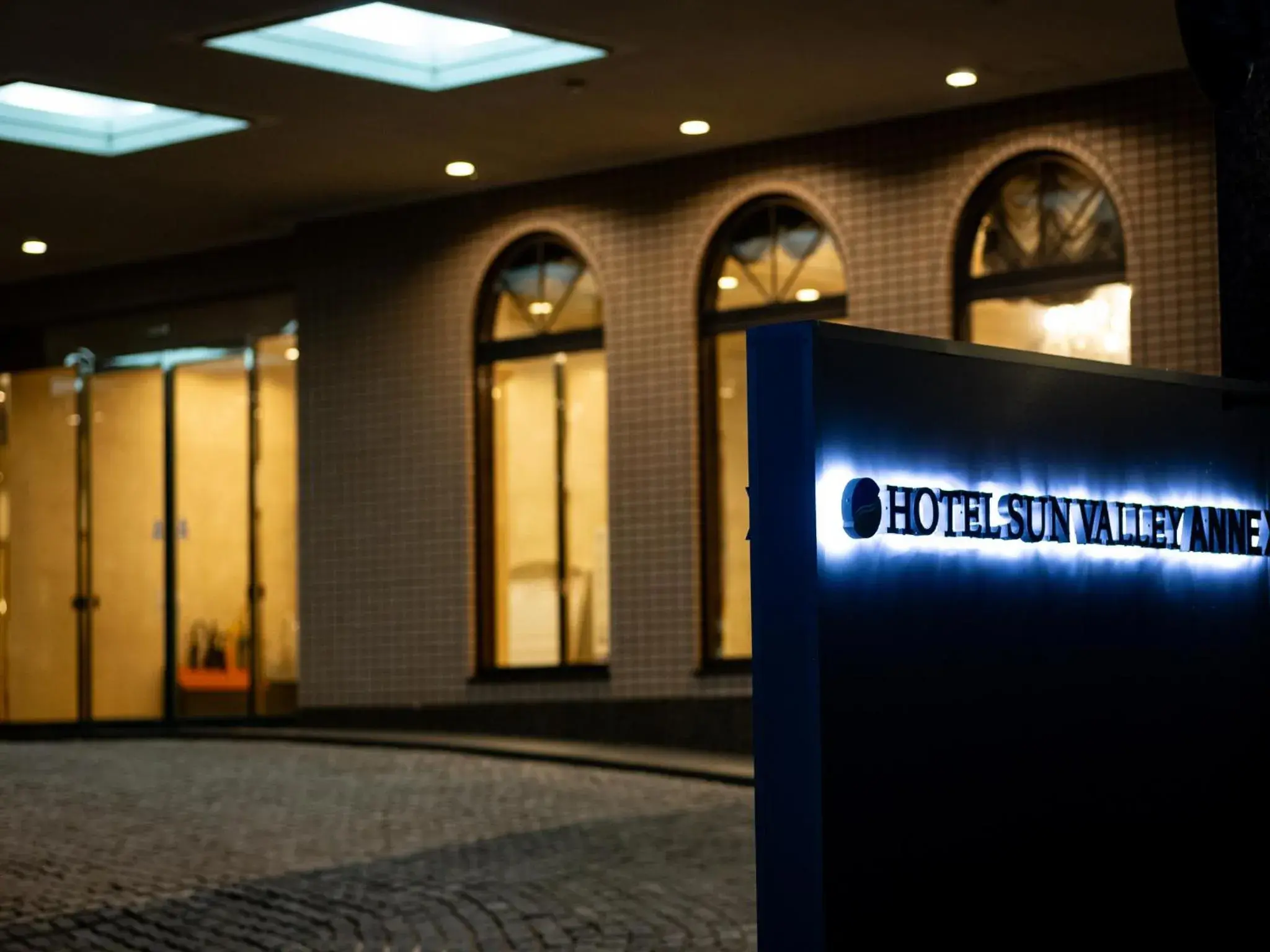 Property building in Hotel Sun Valley Annex Property building in Hotel Sun Valley Annex