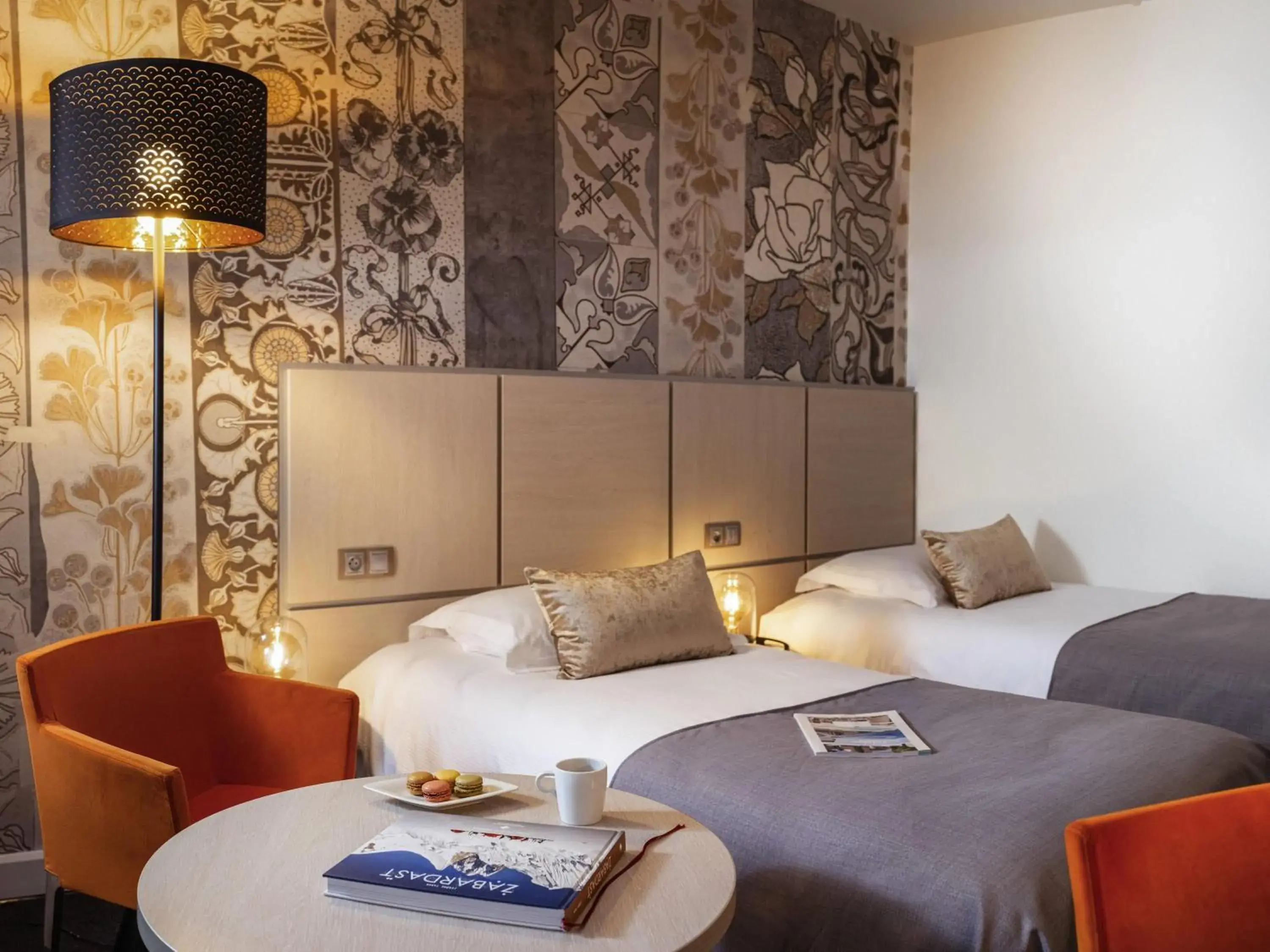 Bedroom, Bed in Mercure Bourg En Bresse Bedroom, Bed in Mercure Bourg En Bresse