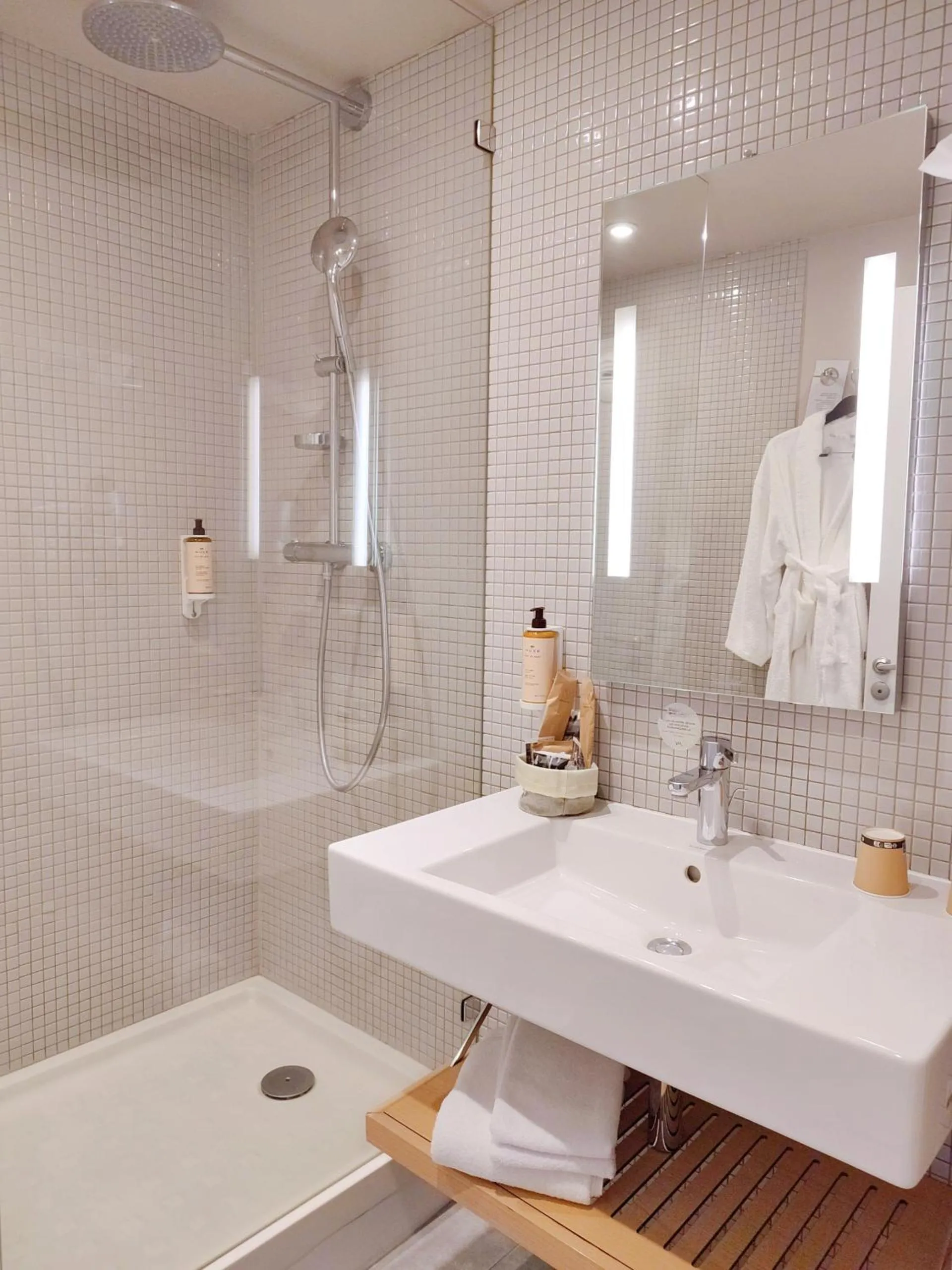 Bathroom in Mercure Bourg En Bresse