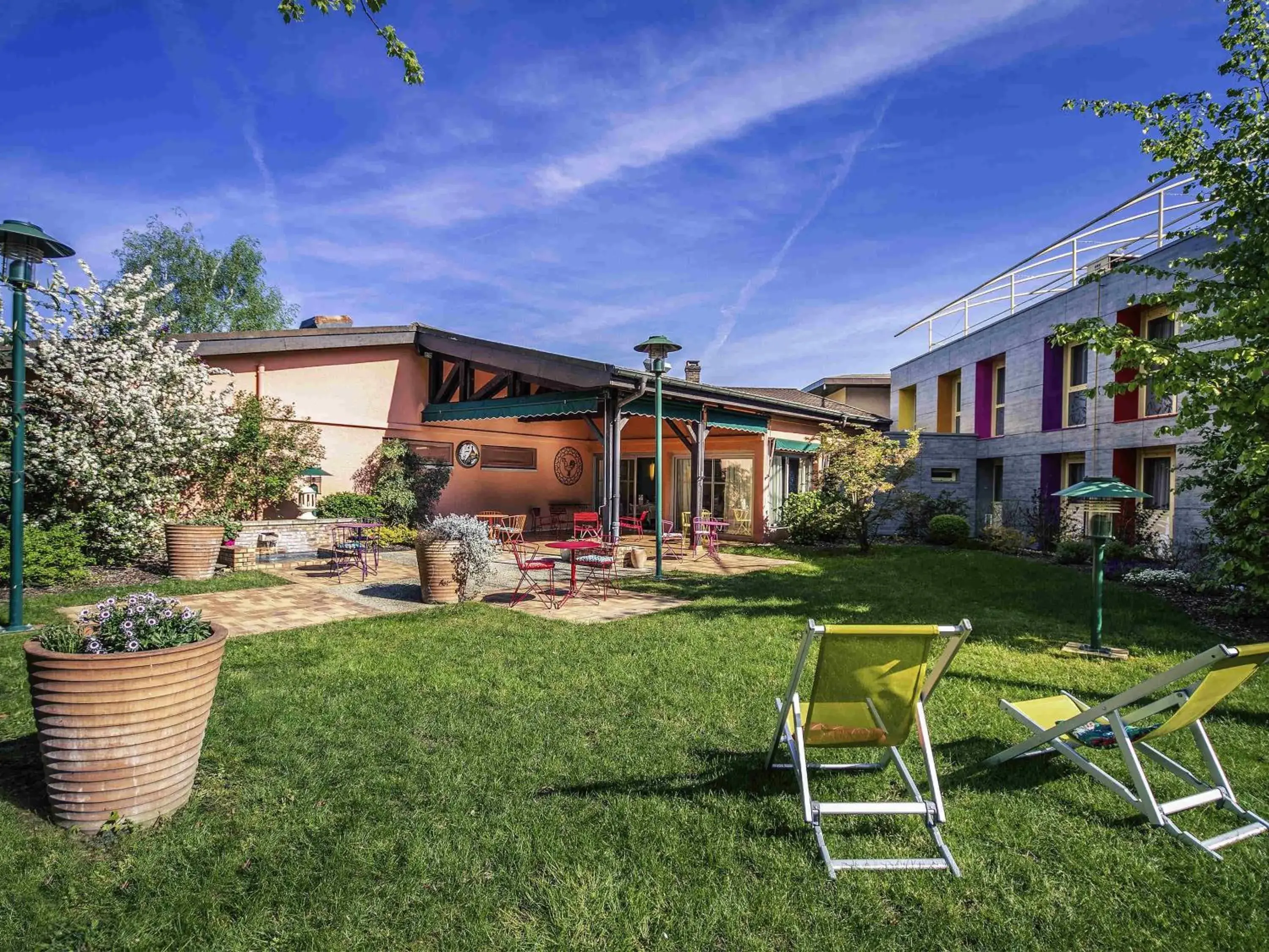 Property building in Mercure Bourg En Bresse Property building in Mercure Bourg En Bresse