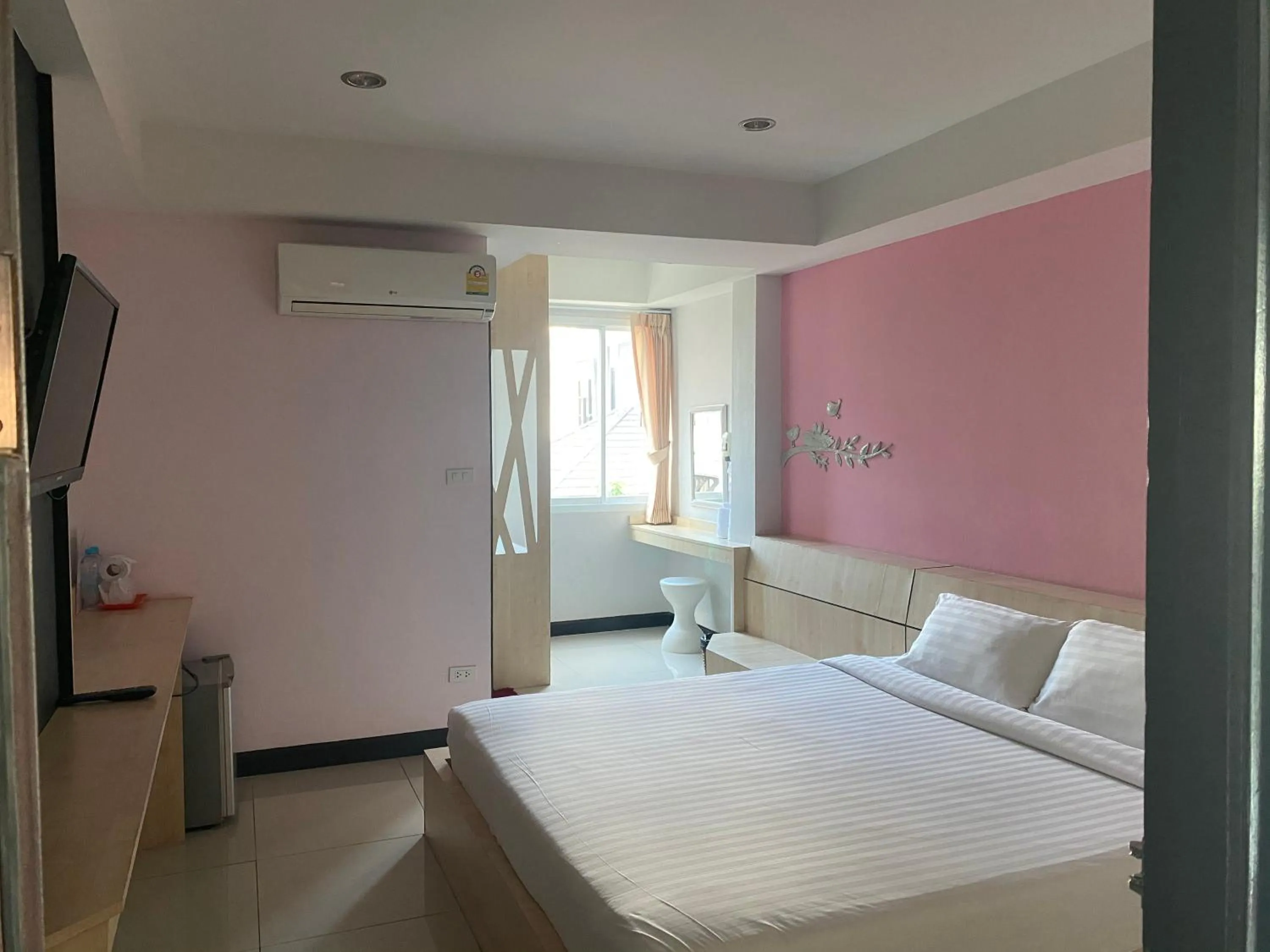 Le Lerts Living Hotel