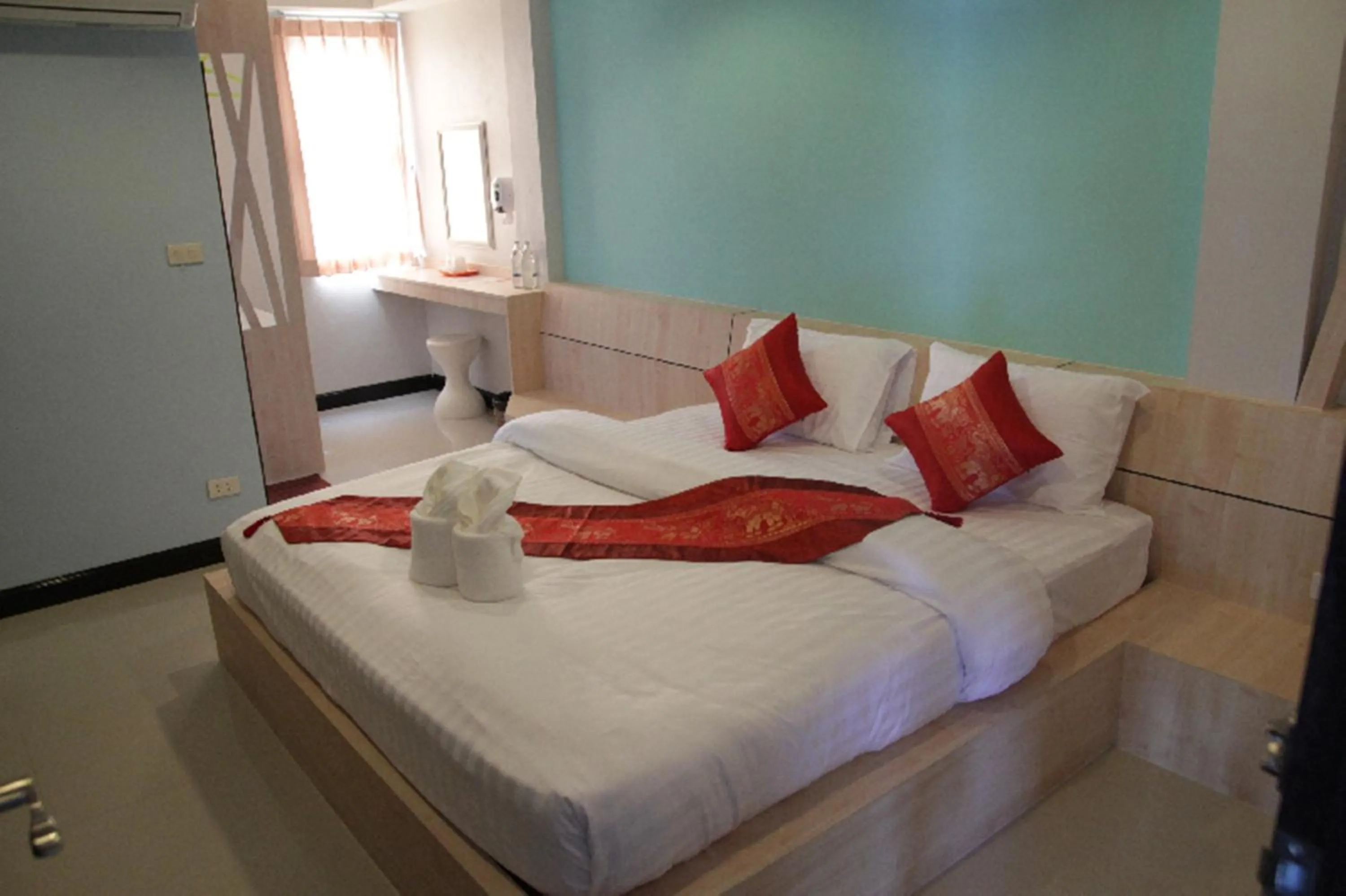 Le Lerts Living Hotel