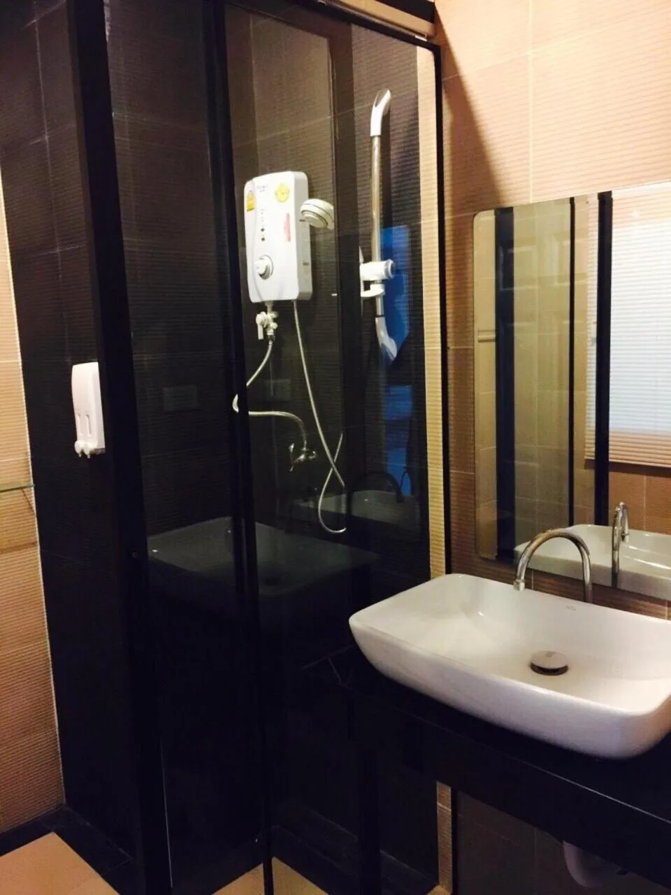 Le Lerts Living Hotel