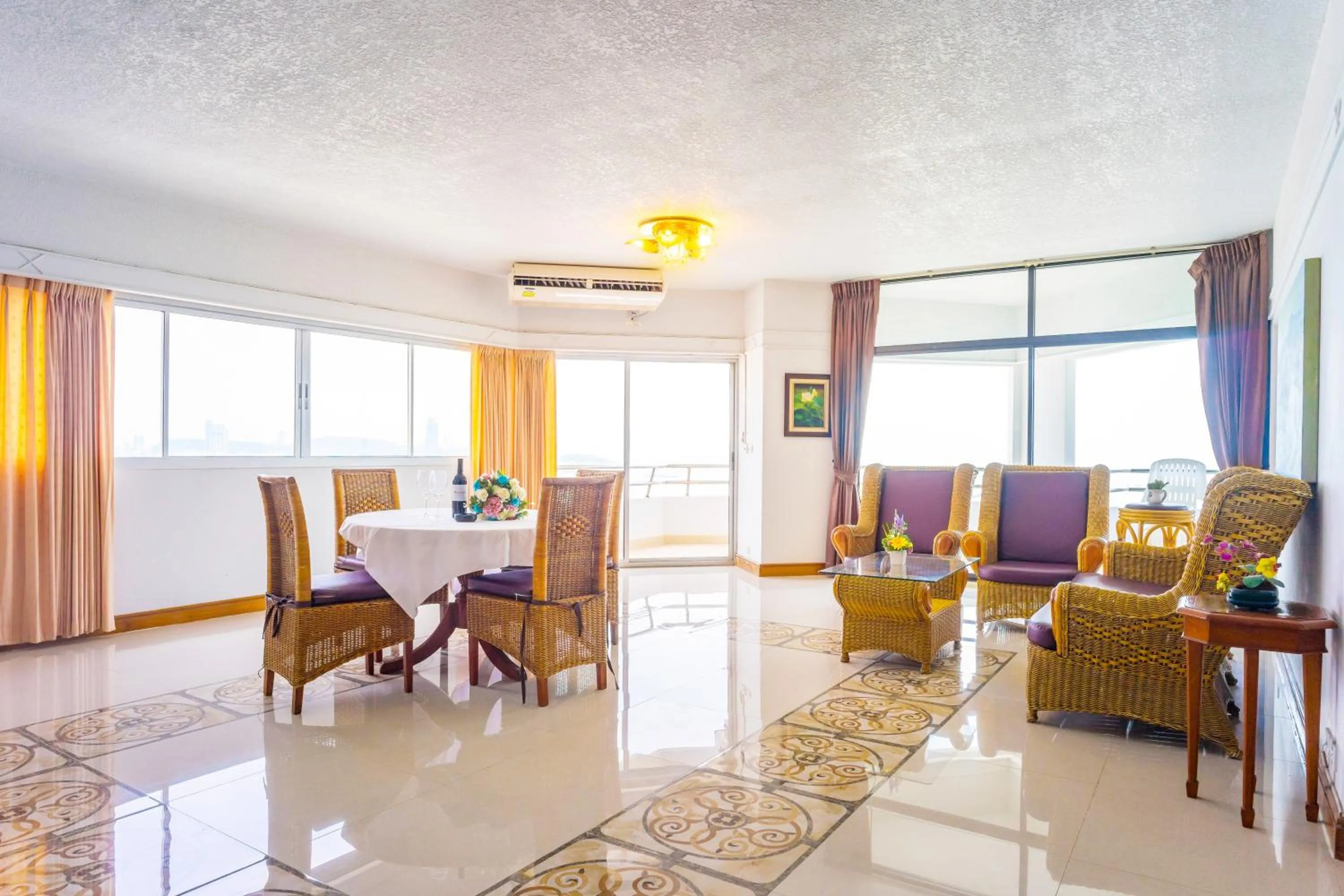 Living room in Markland Beach View