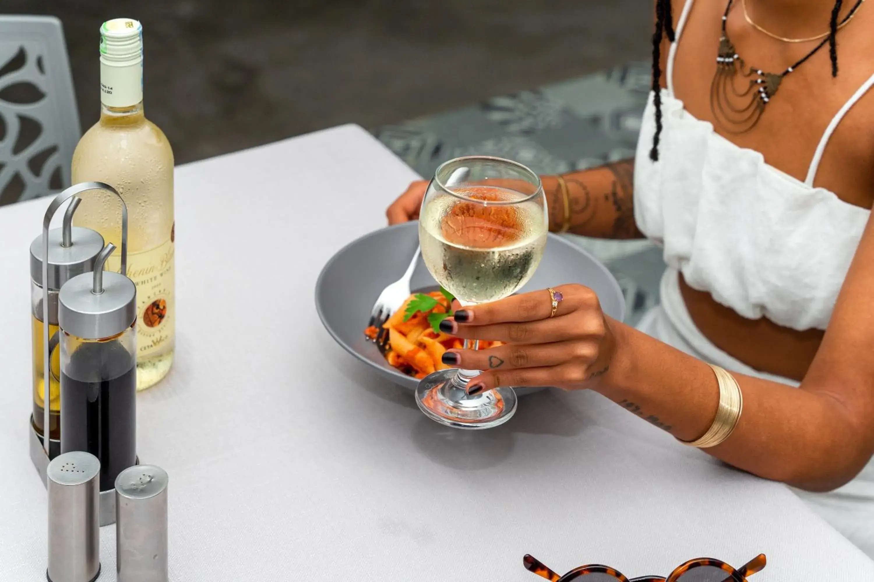 Restaurant/places to eat in Opera Hotel Restaurant/places to eat in Opera Hotel