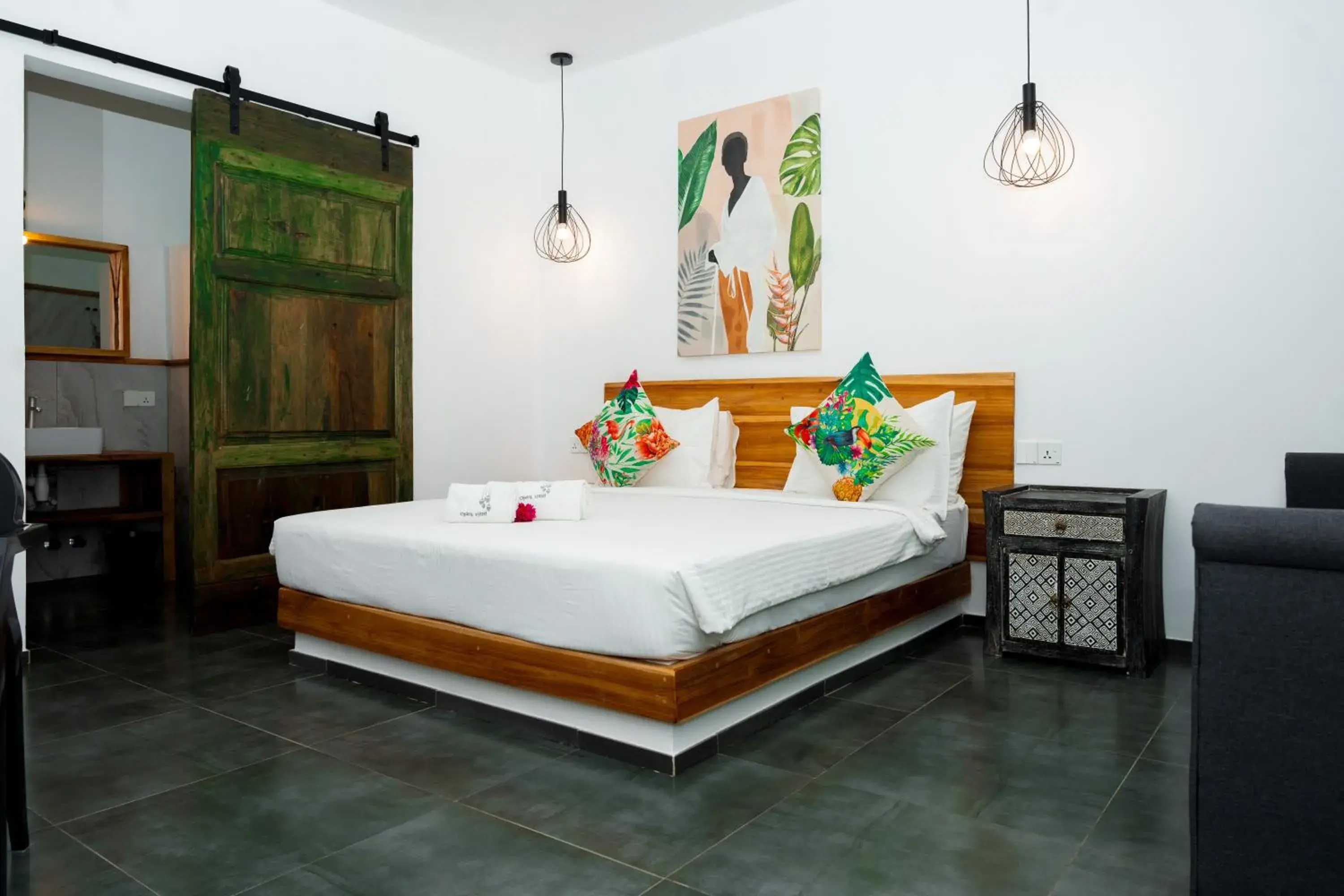 Queen Room - single occupancy in Opera Hotel Queen Room - single occupancy in Opera Hotel