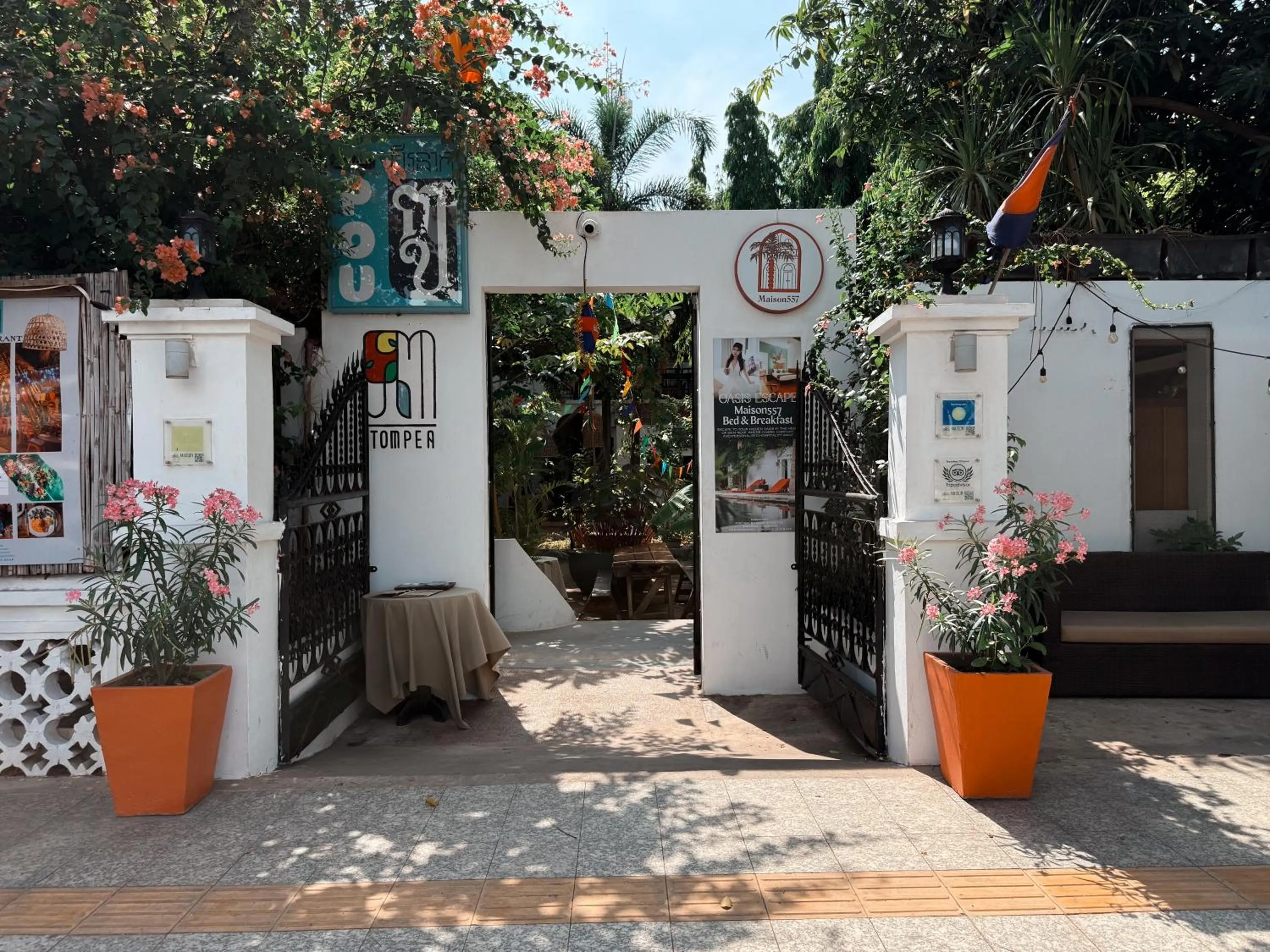 Facade/entrance in Maison 557