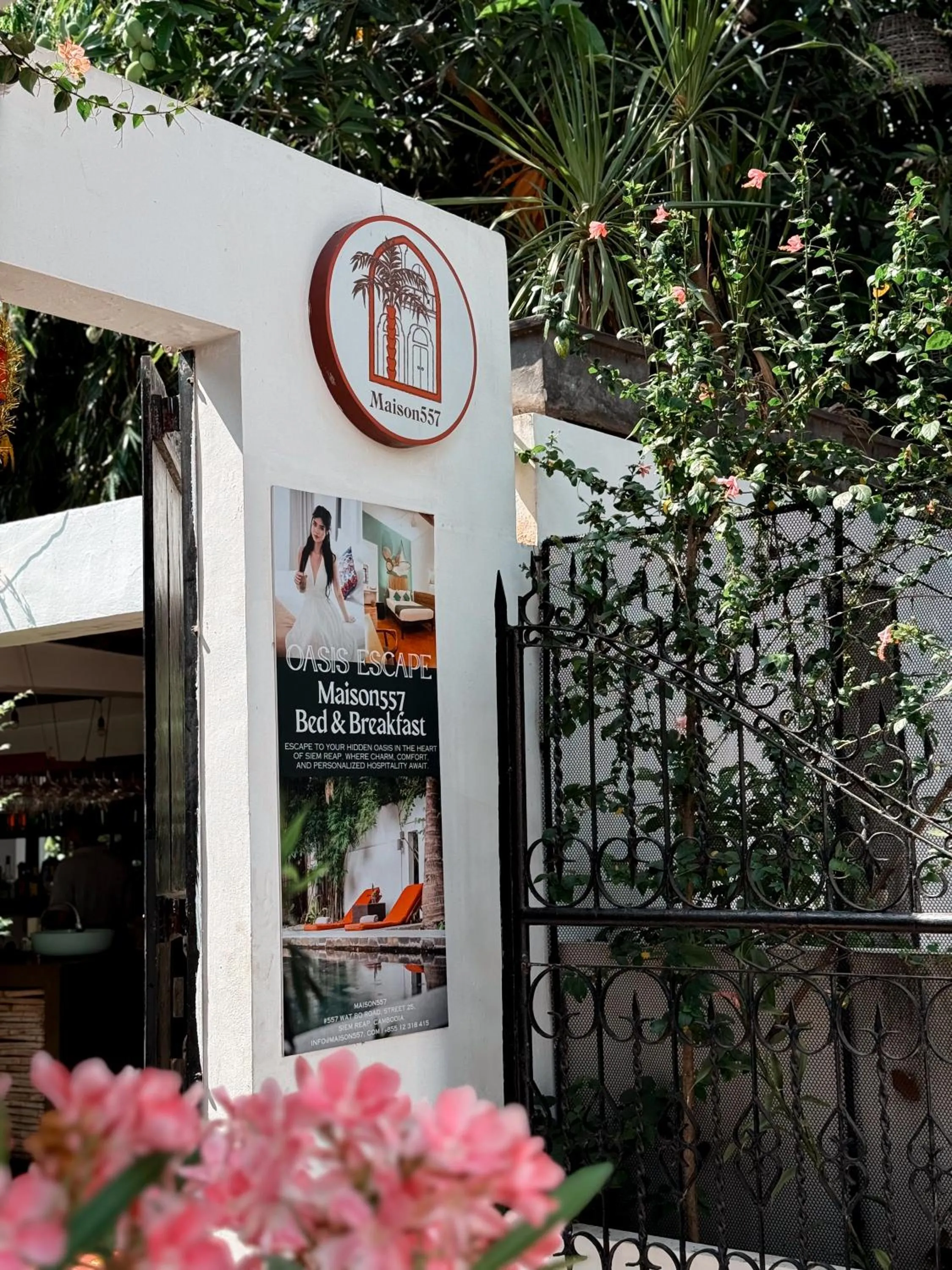 Property building in Maison 557