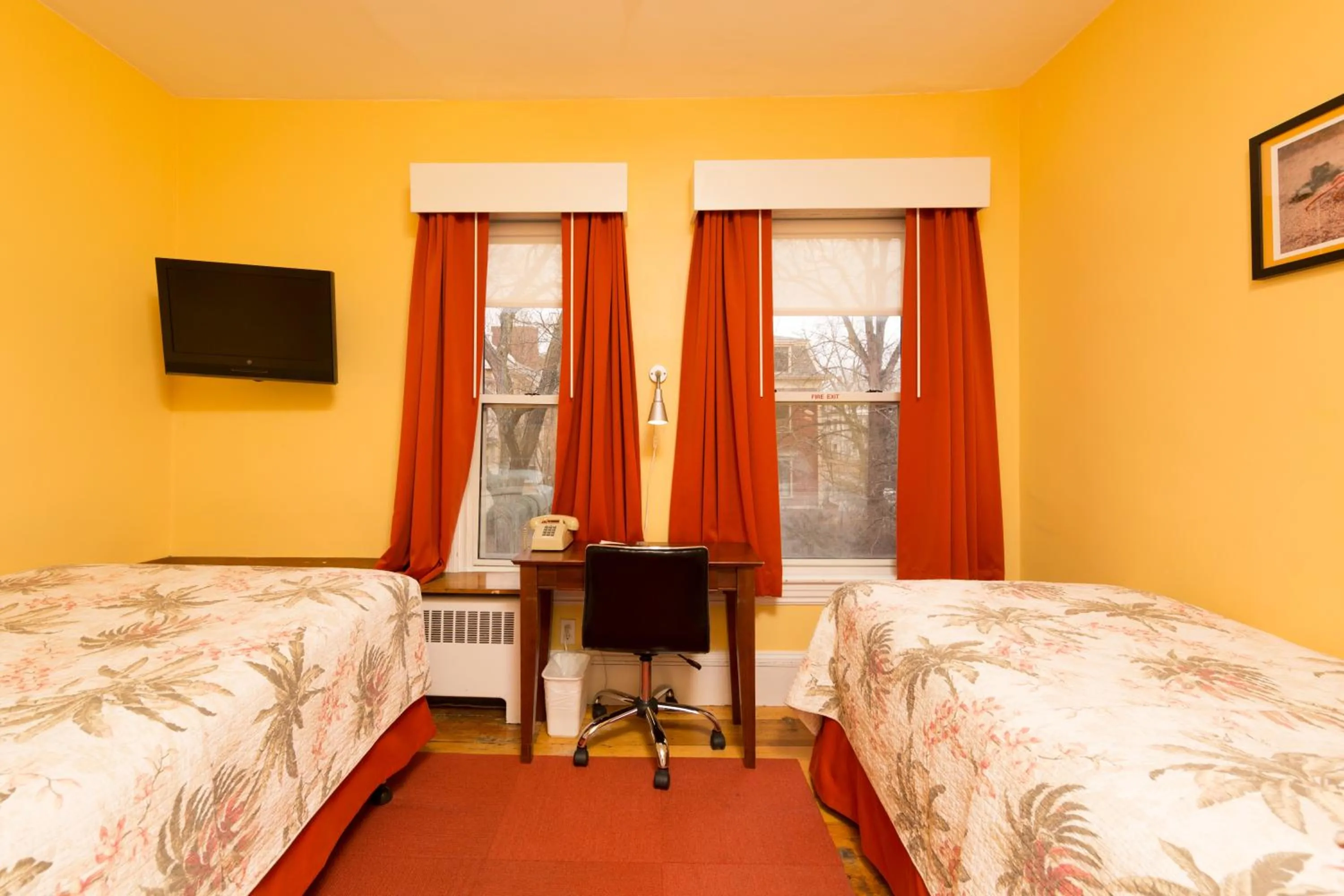Photo of the whole room, Bed in Irving House at Harvard
