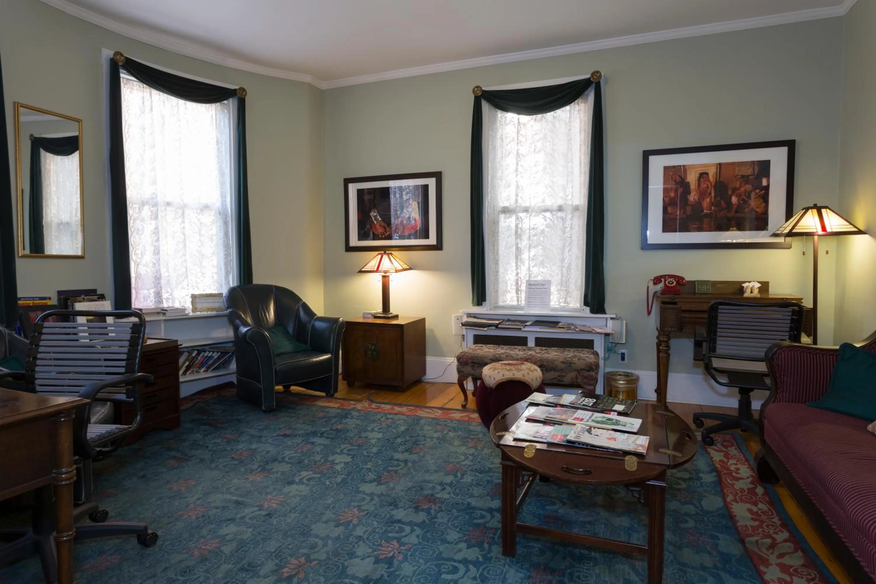 Seating area in Irving House at Harvard