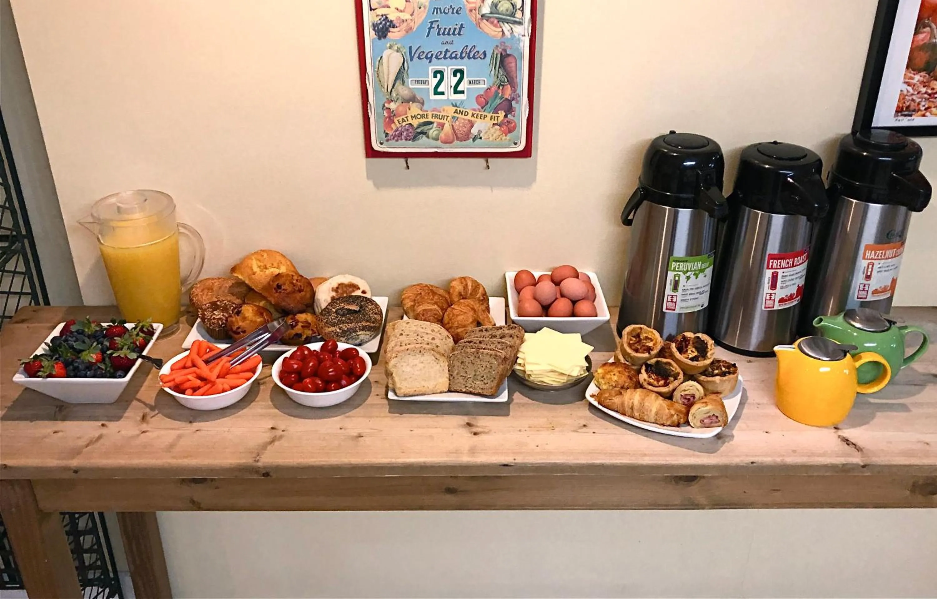 Coffee/tea facilities in Irving House at Harvard