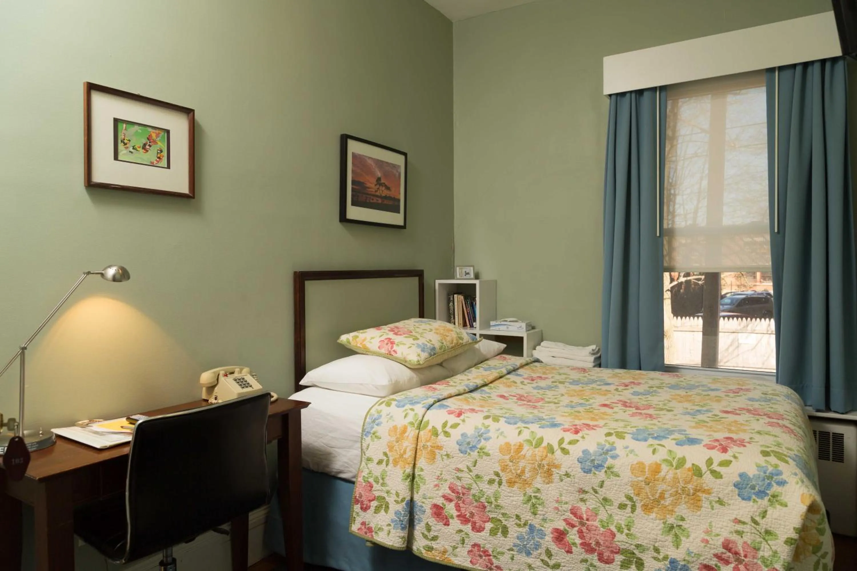 Bed in Irving House at Harvard