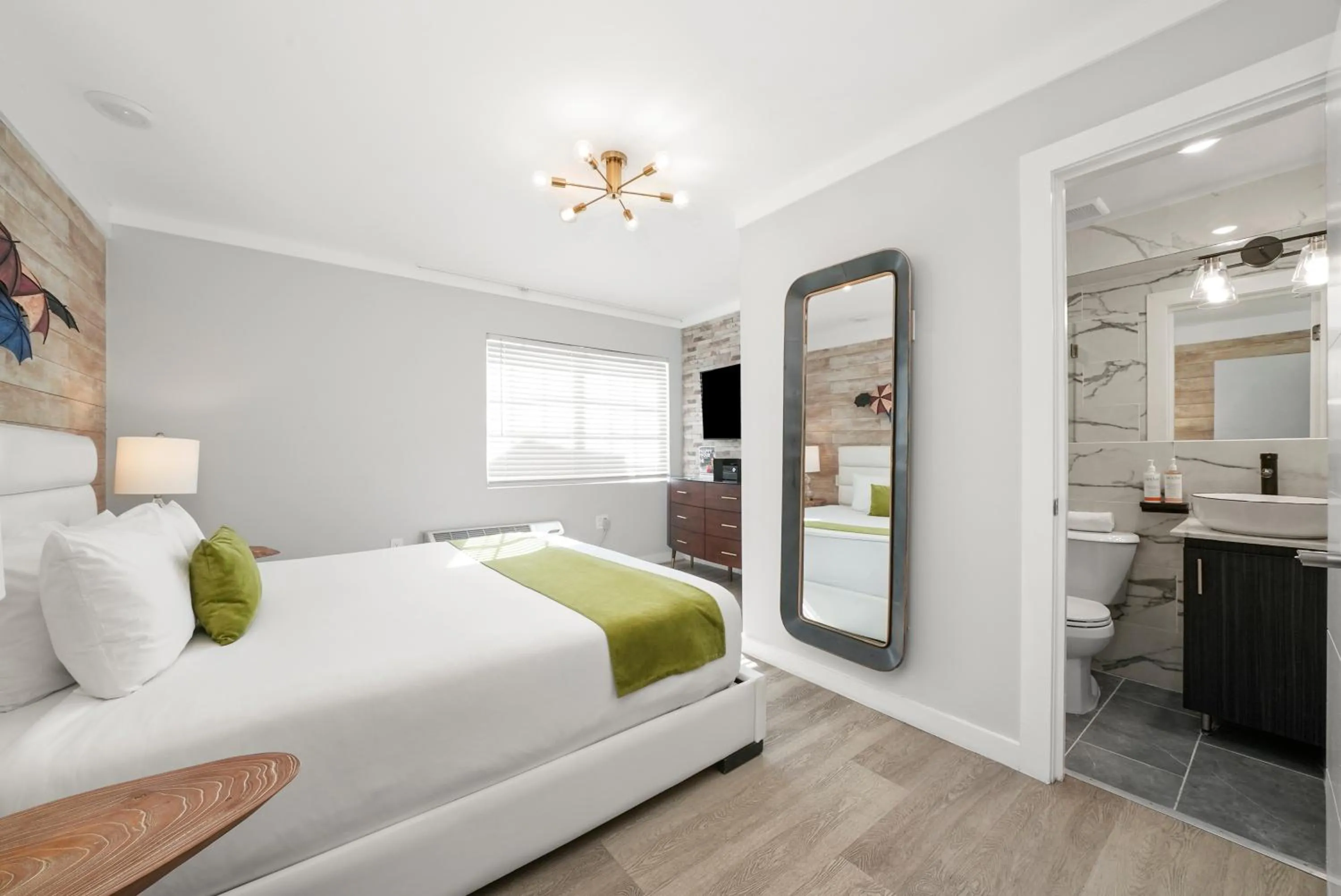 Bed in Chesterfield Hotel & Suites