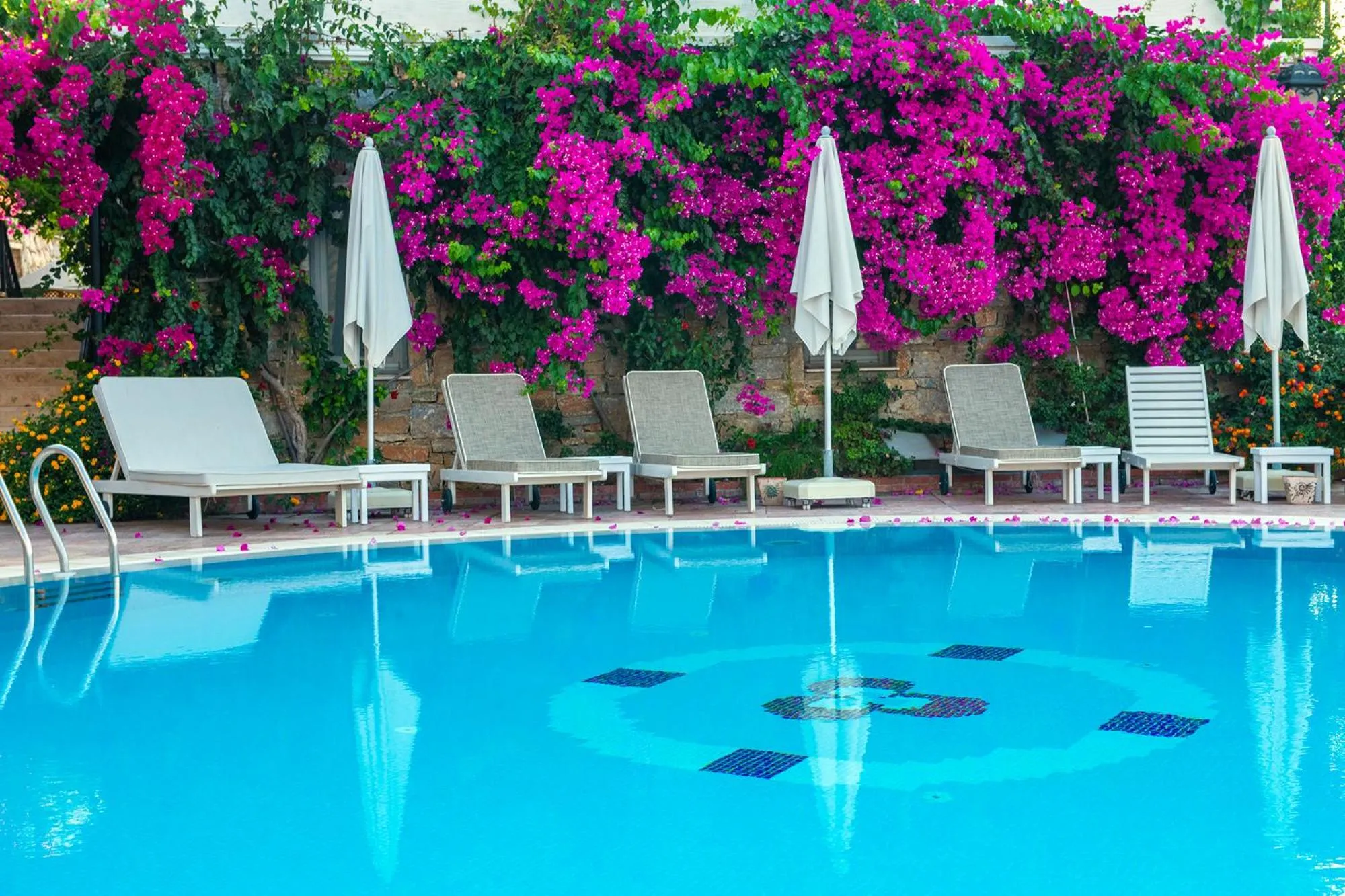 Property building in Swan Lake Hotel - Adult Only