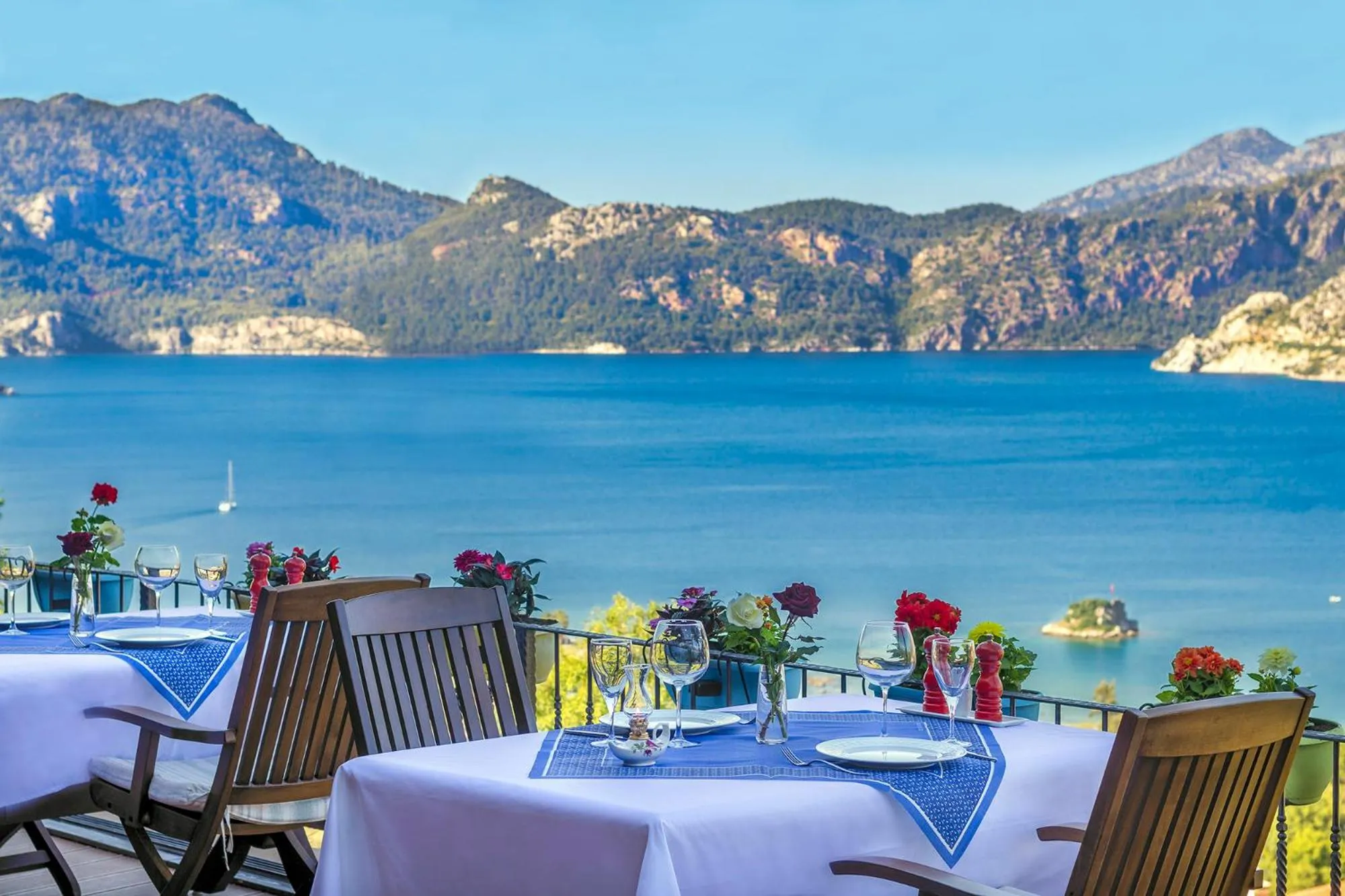 Restaurant/places to eat in Swan Lake Hotel - Adult Only