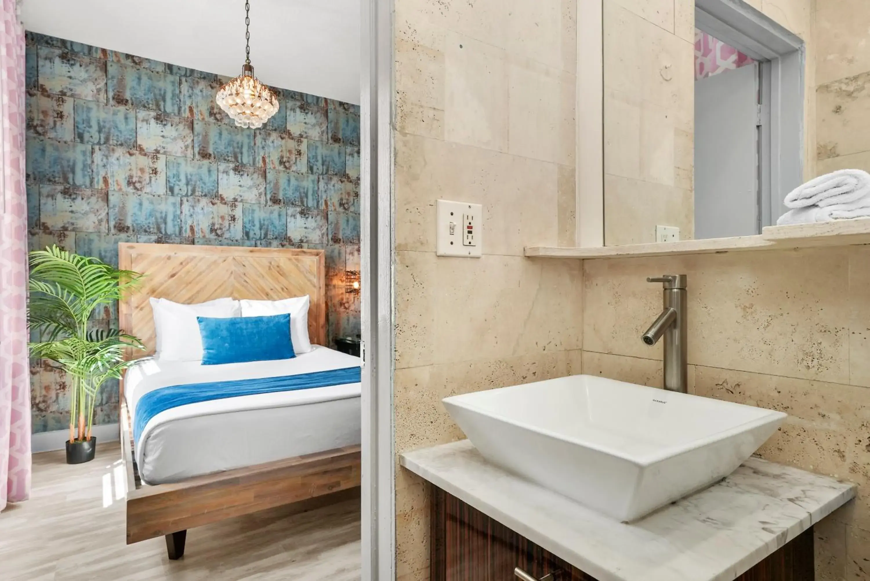 Bedroom, Bed in Whitelaw Hotel Bedroom, Bed in Whitelaw Hotel