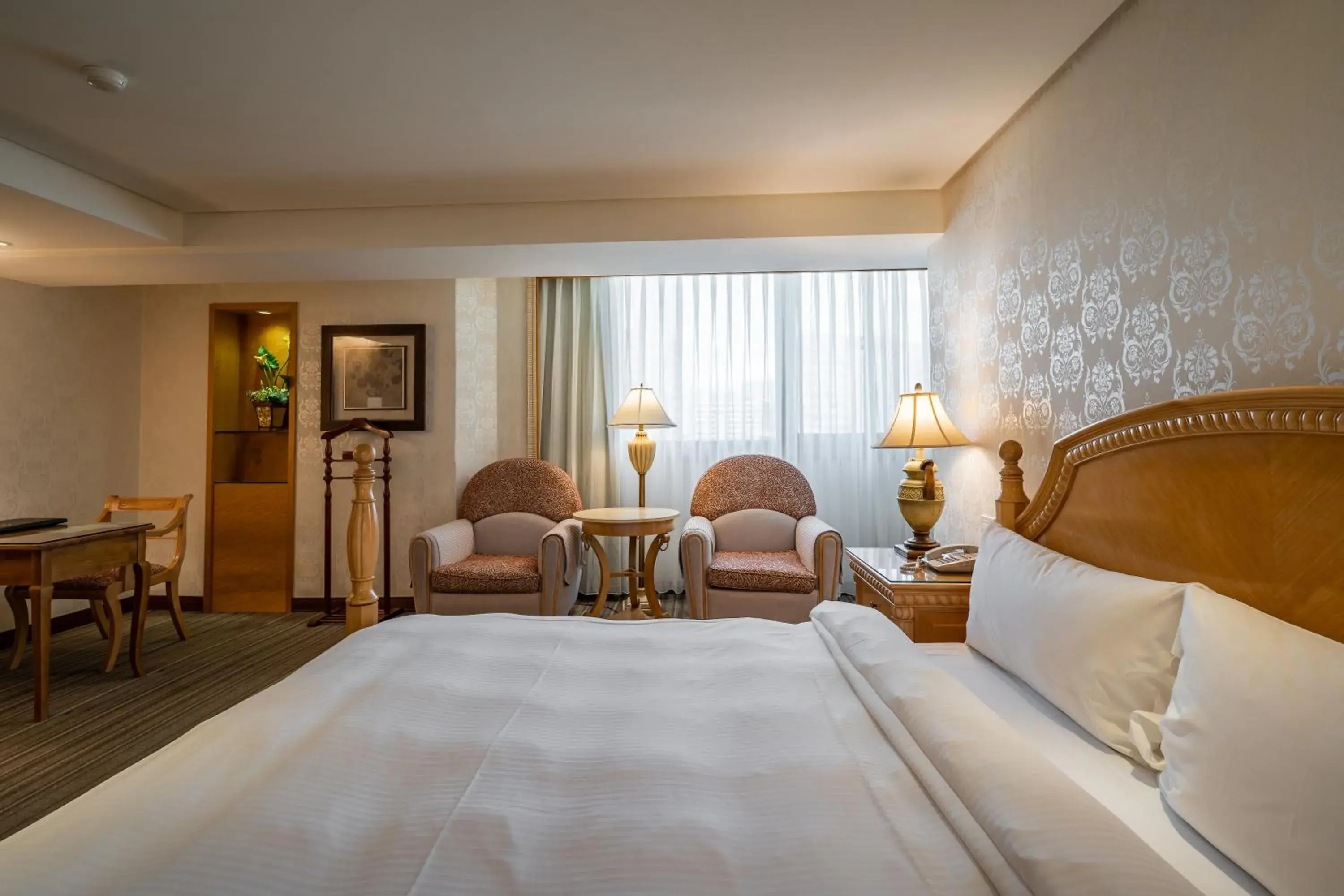 Bedroom, Bed in Waikoloa Hotel Bedroom, Bed in Waikoloa Hotel