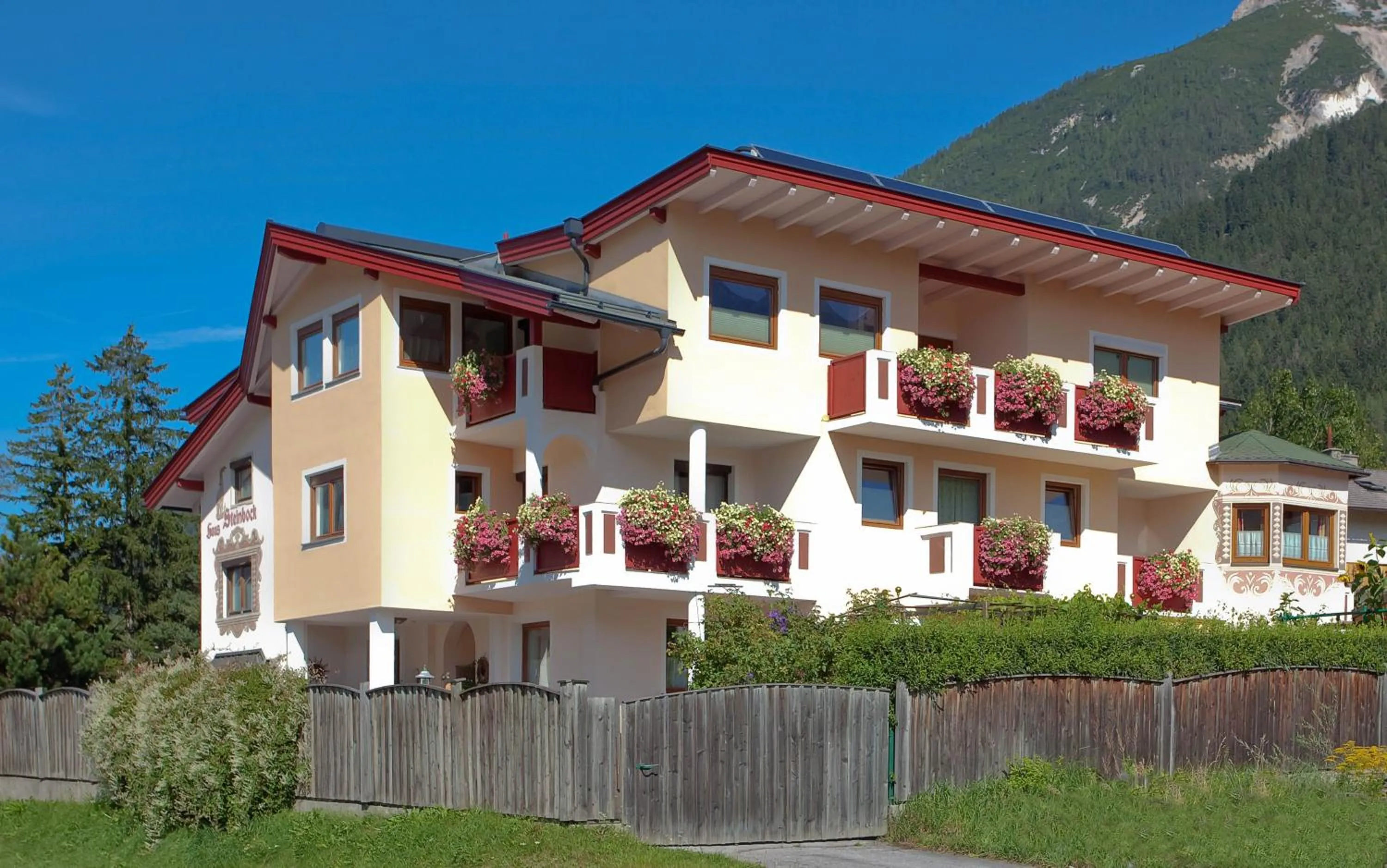 Facade/entrance in Haus Steinbock
