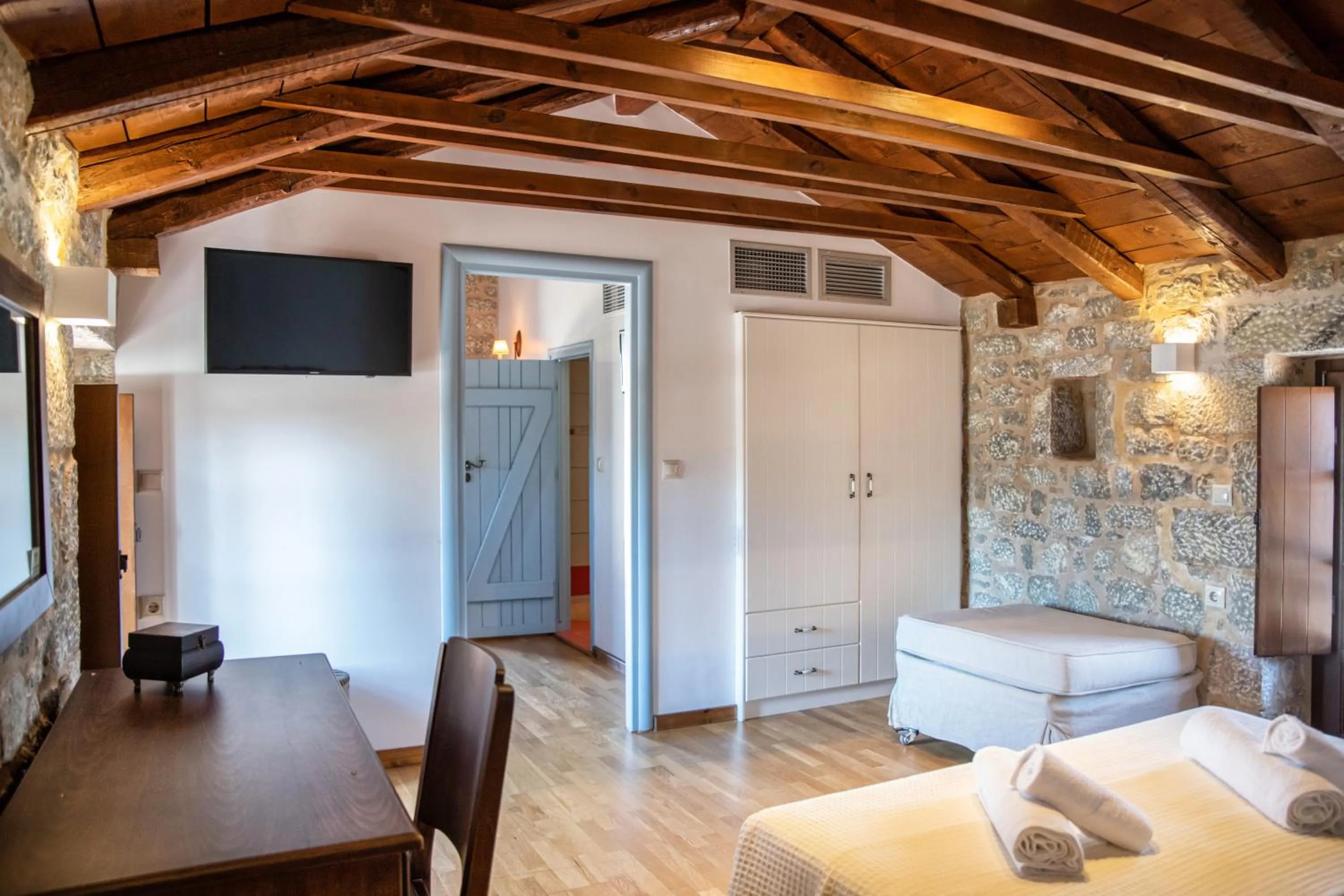 Trapela Areopolis, Boutique Hotel