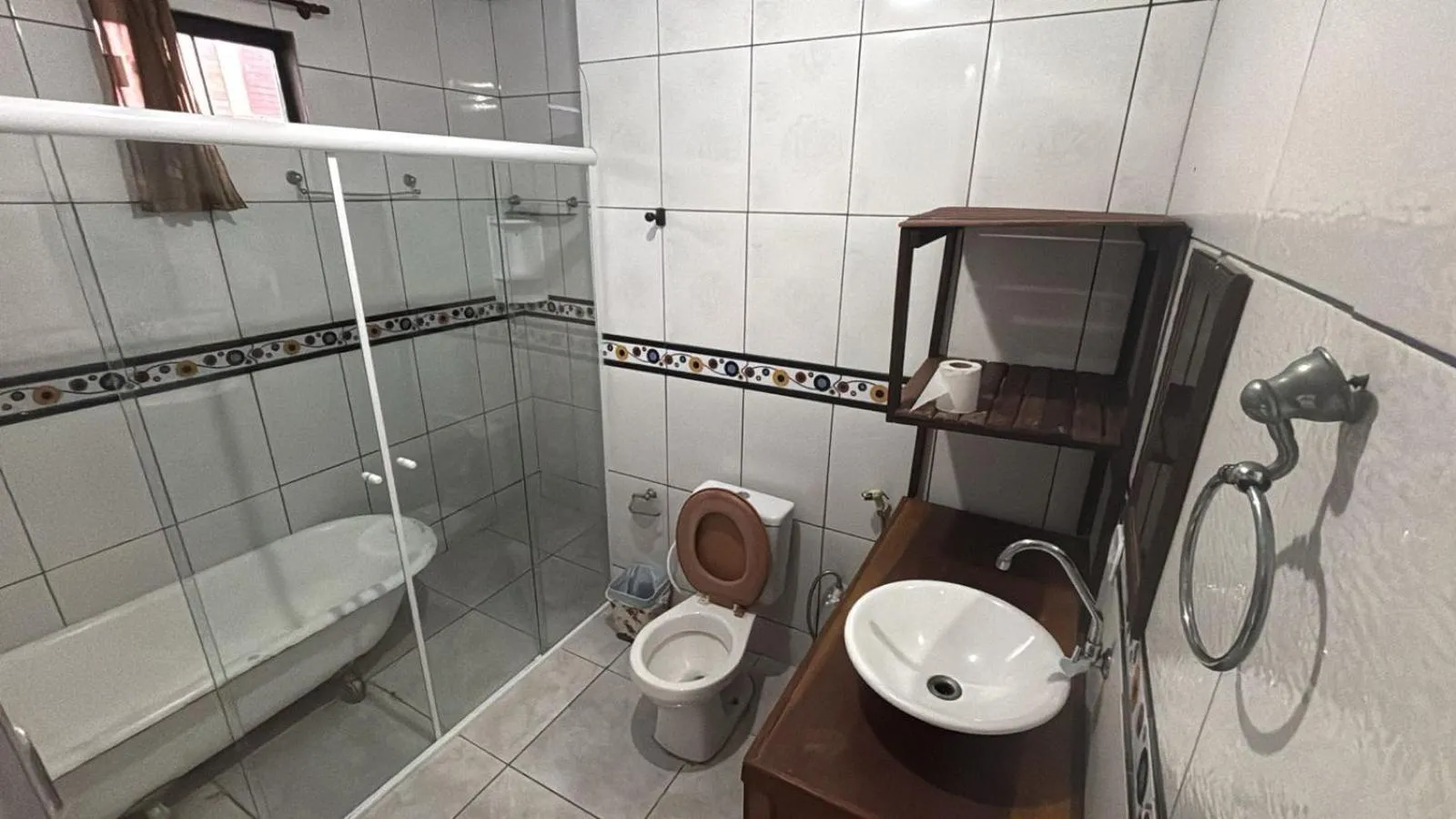 Recanto Pousada JU&JU com piscina COMPARTILHADA