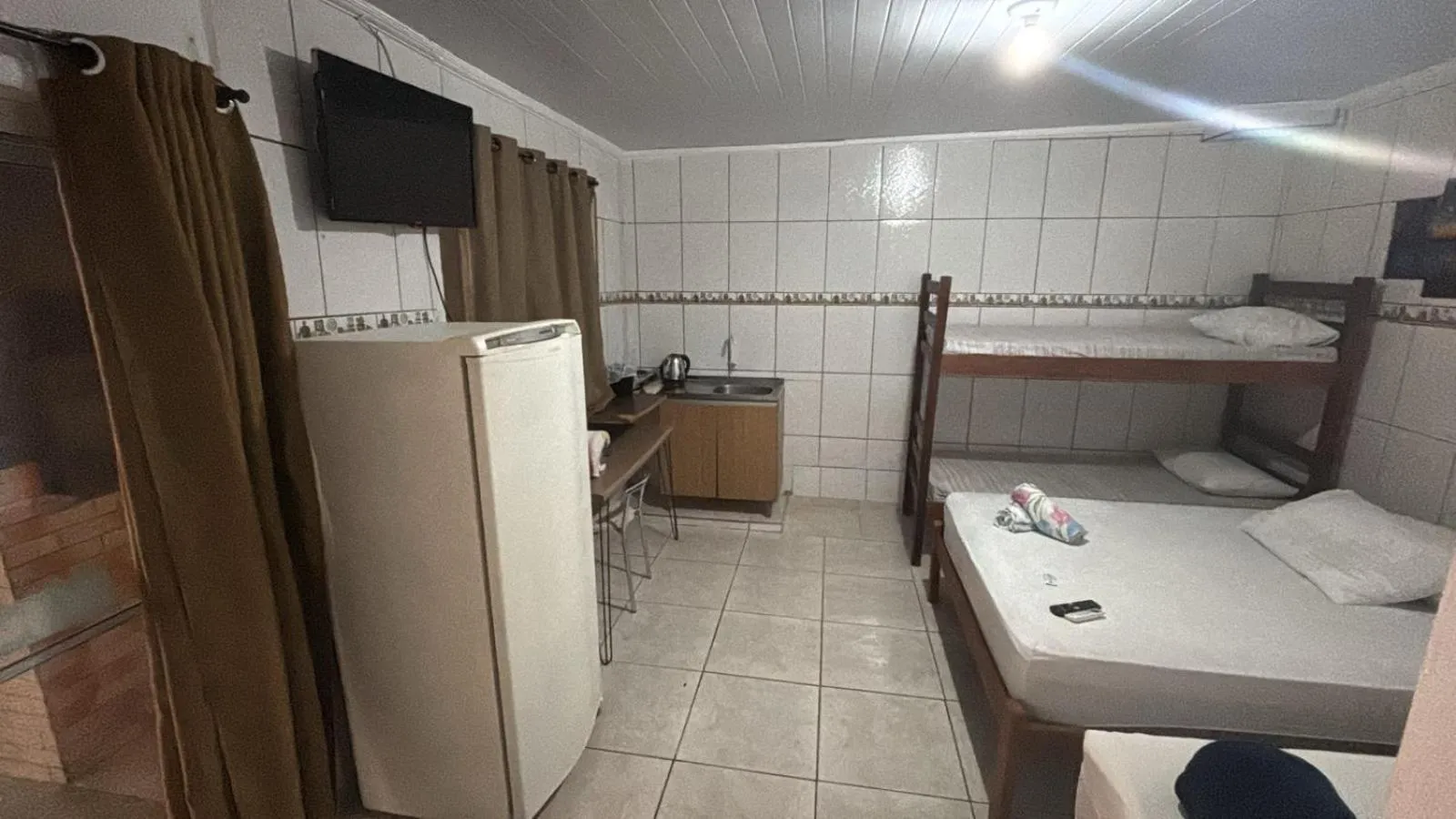 Recanto Pousada JU&JU com piscina COMPARTILHADA