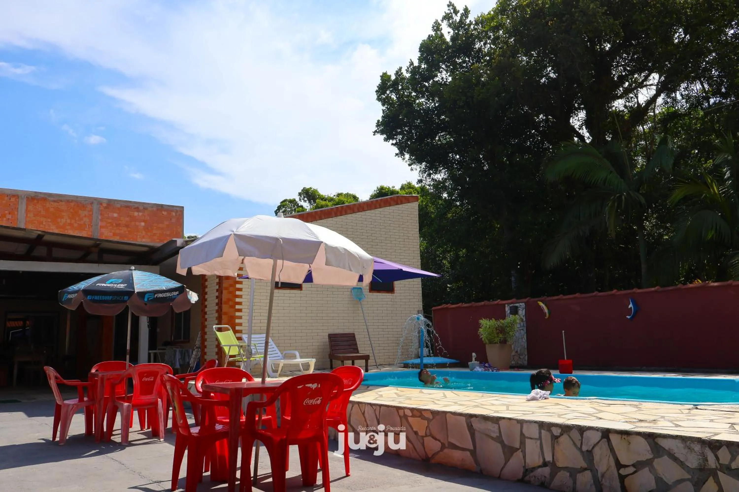 Recanto Pousada JU&JU com piscina COMPARTILHADA