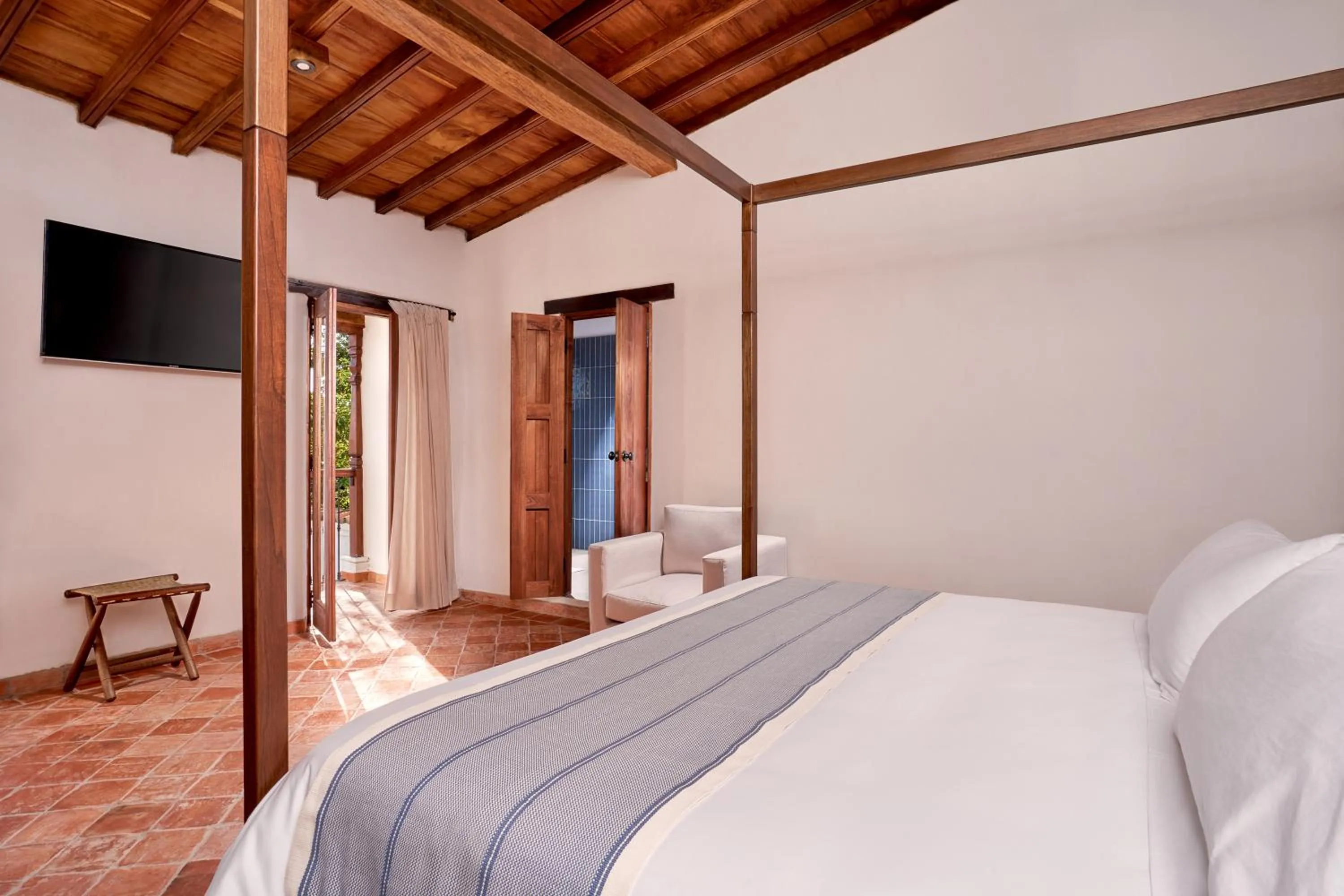 Deluxe Double Room with Balcony in San Rafael
