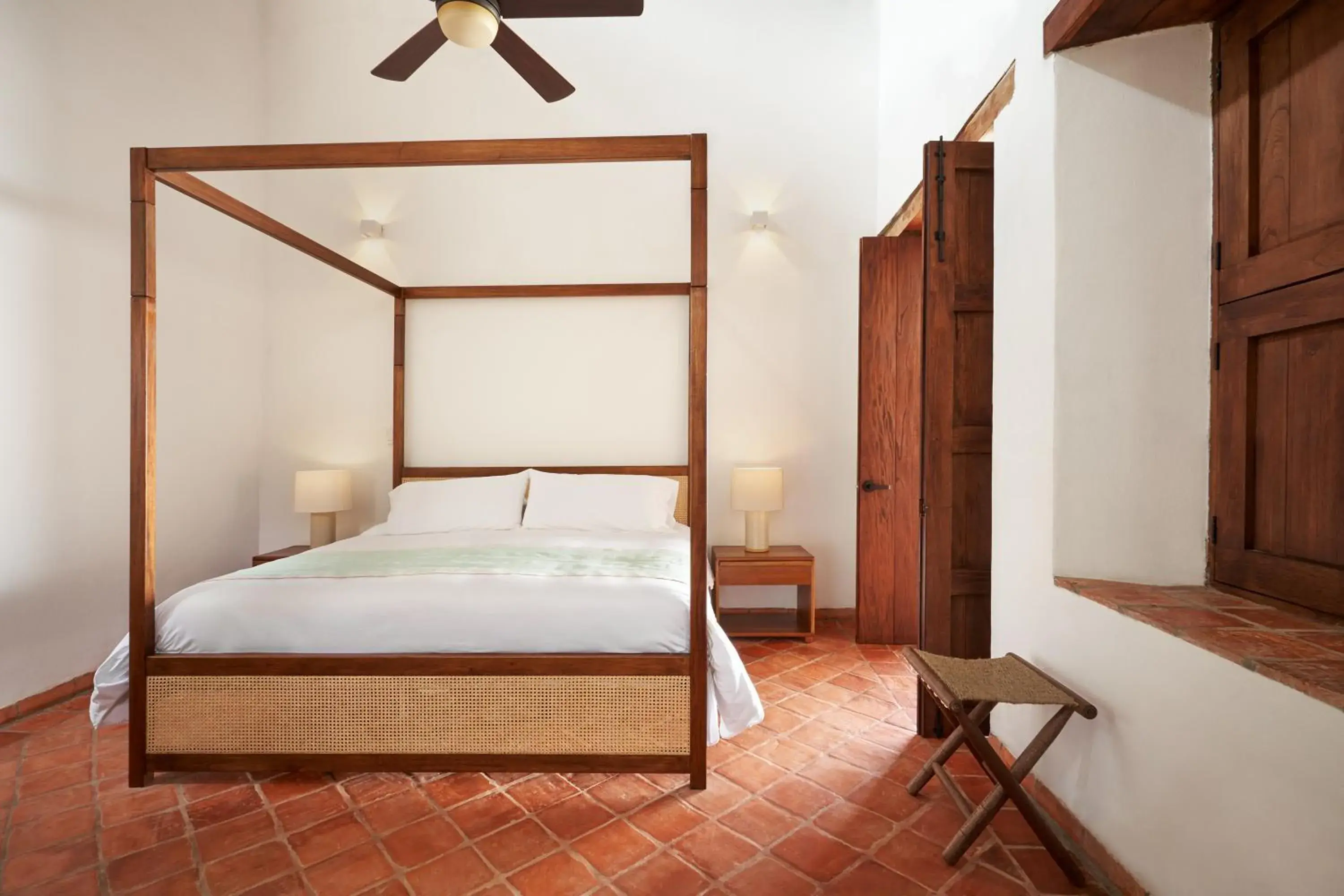 Deluxe Double Room with Bath in San Rafael Deluxe Double Room with Bath in San Rafael