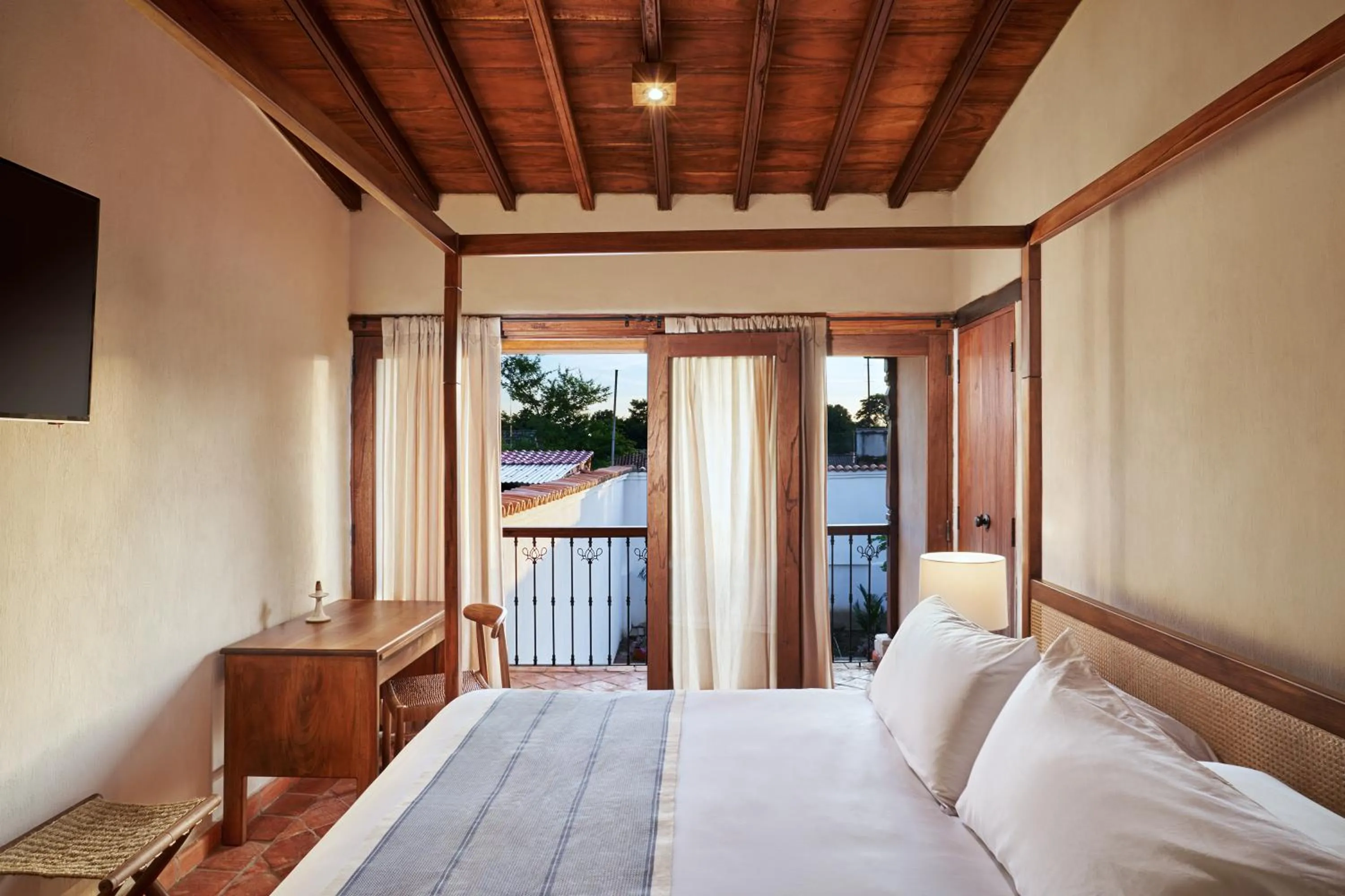 King Room with Balcony in San Rafael