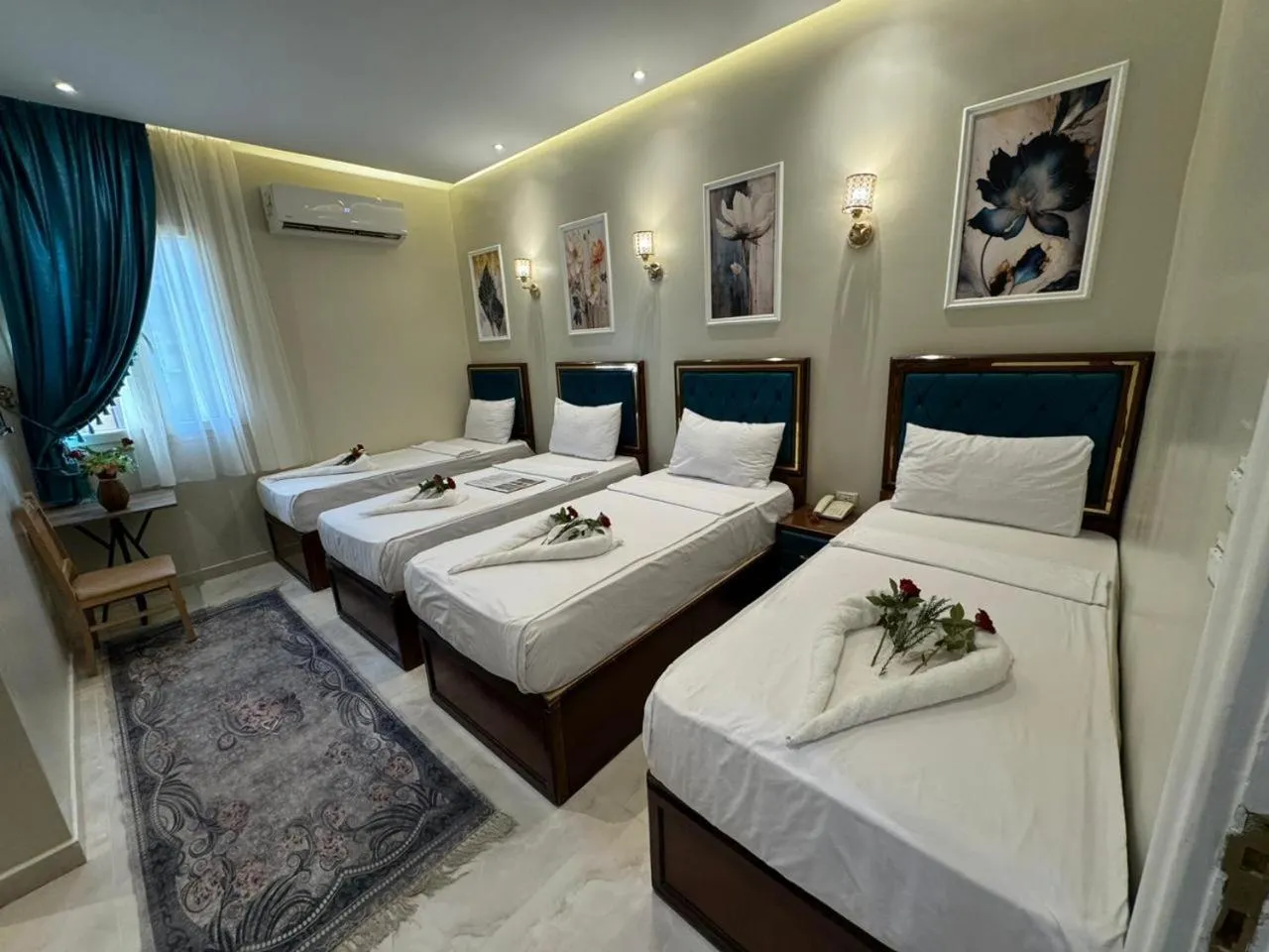 Bed in Golden Palace Hotel