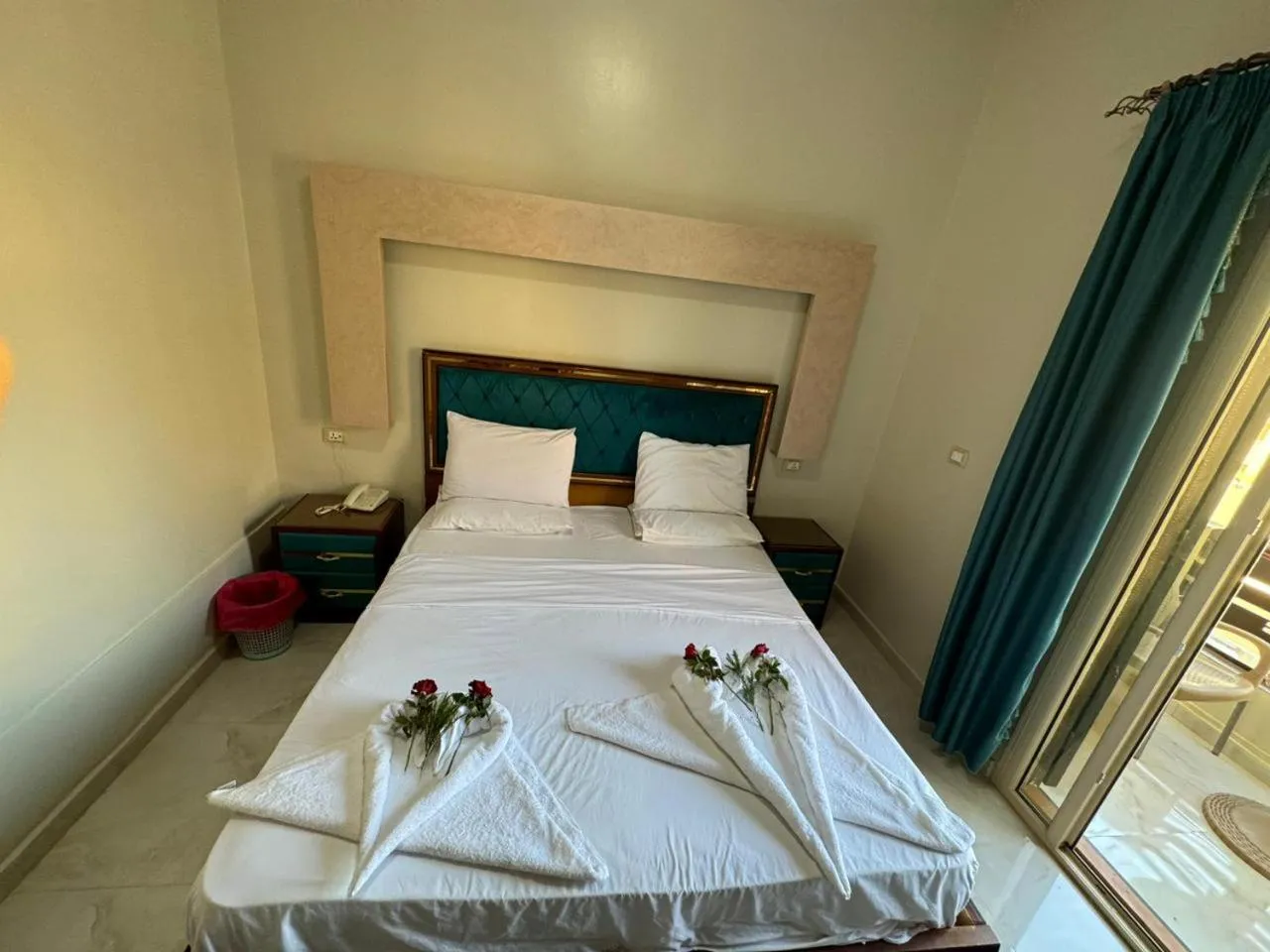 Bed in Golden Palace Hotel