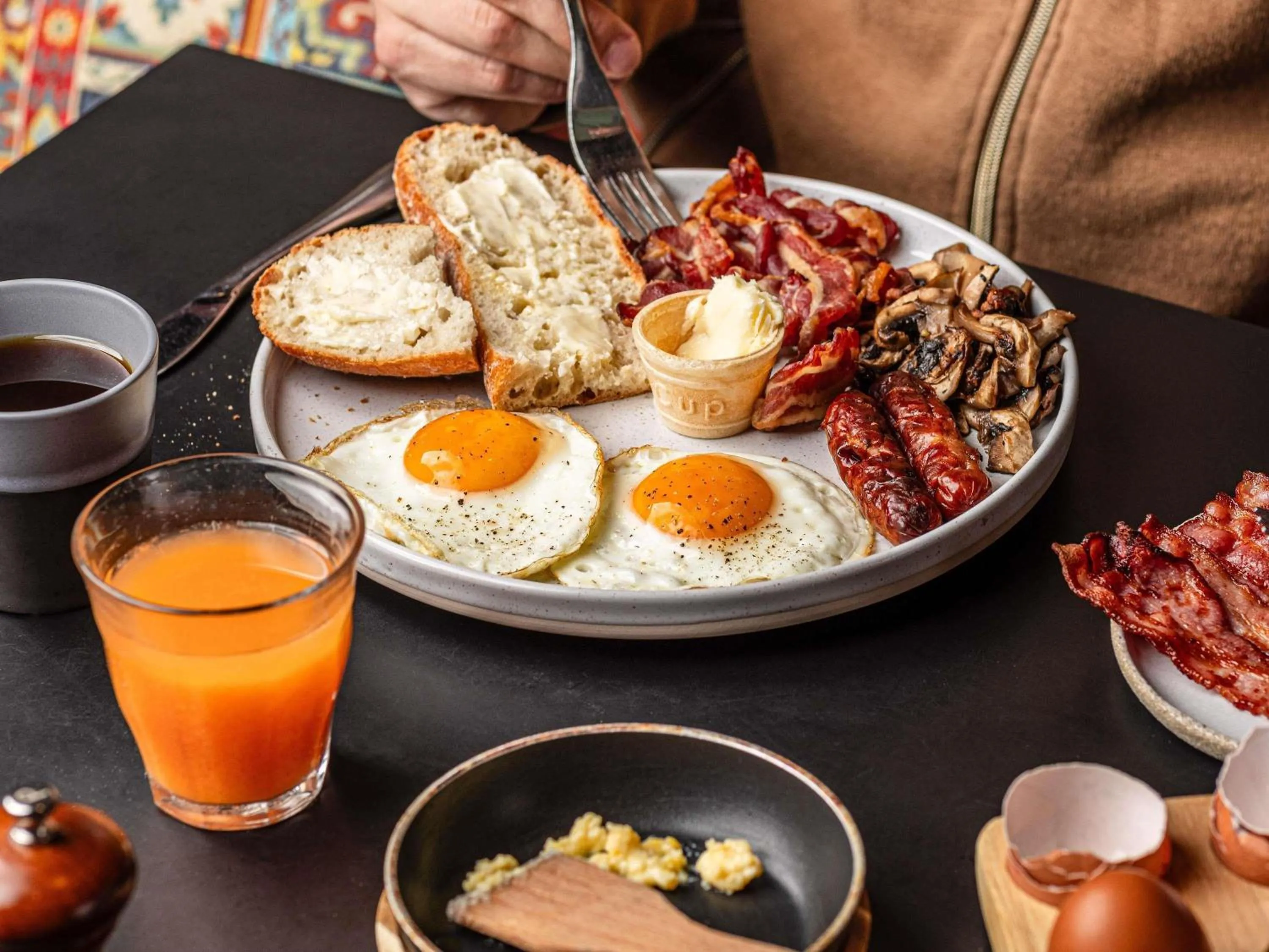 Breakfast in Mercure Lyon Centre Plaza République