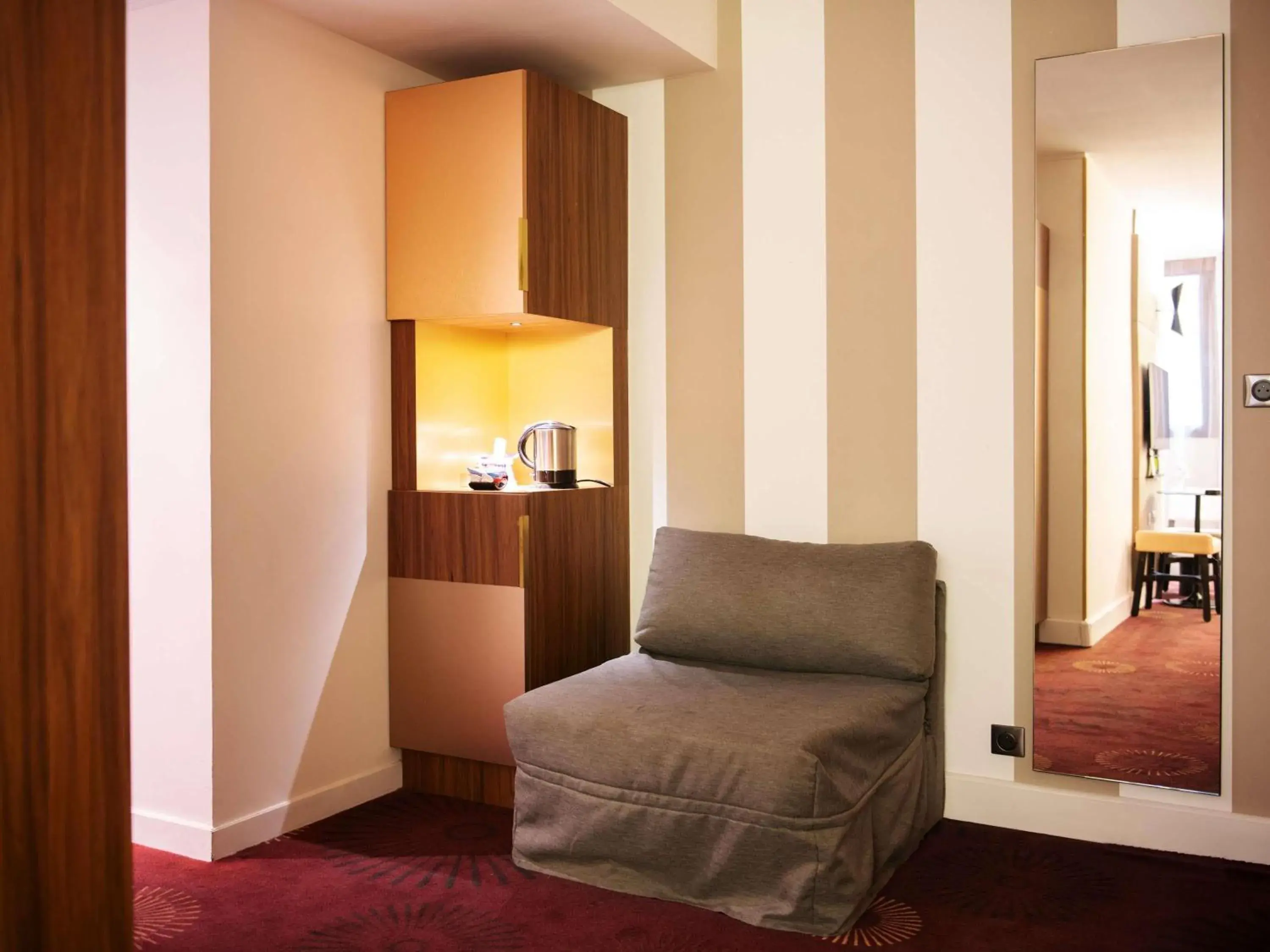 Bedroom, Bed in Mercure Lyon Centre Plaza République Bedroom, Bed in Mercure Lyon Centre Plaza République