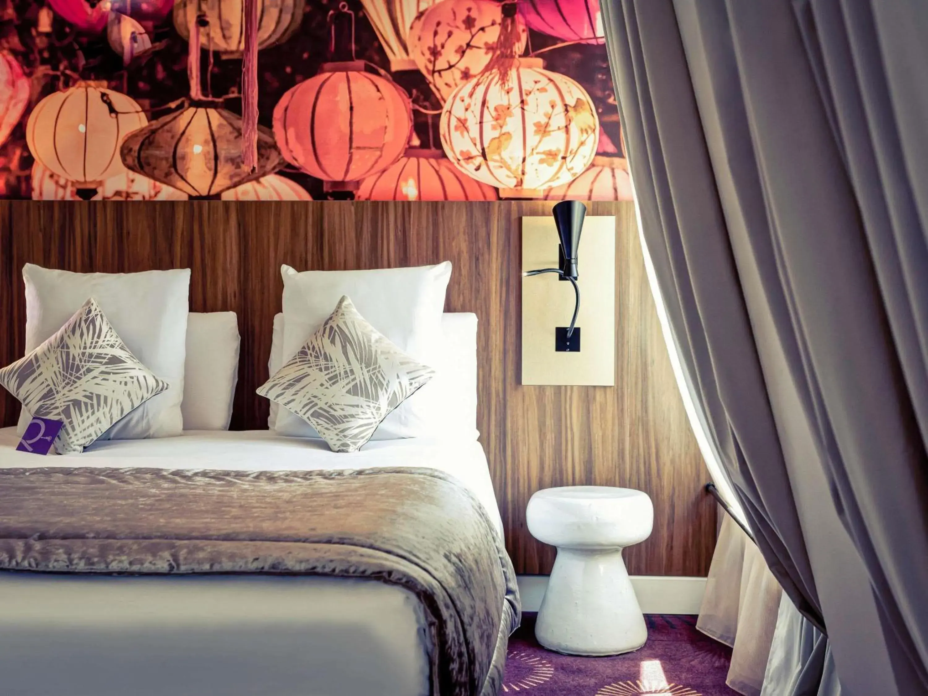 Bedroom, Bed in Mercure Lyon Centre Plaza République Bedroom, Bed in Mercure Lyon Centre Plaza République