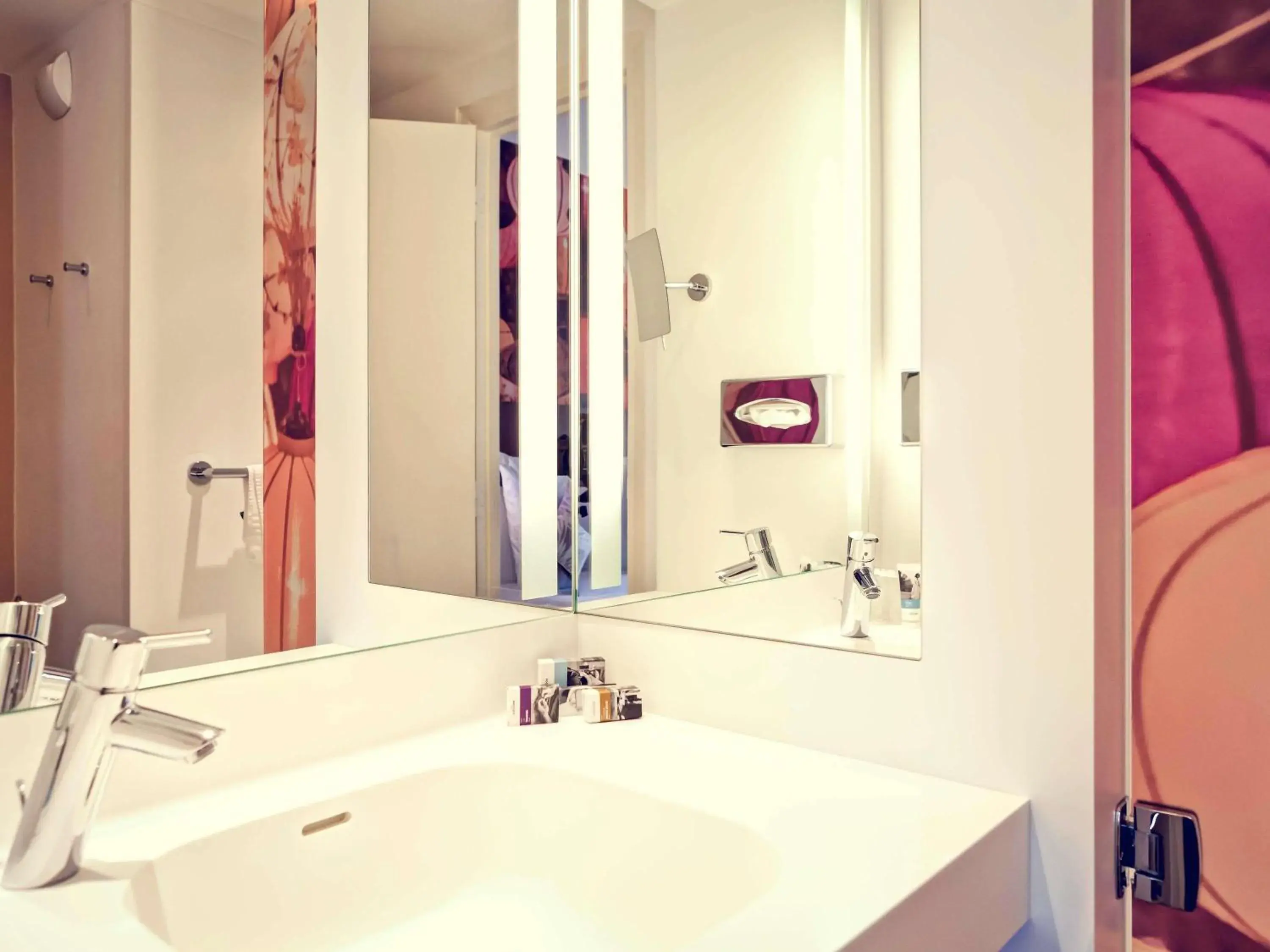 Bedroom in Mercure Lyon Centre Plaza République Bedroom in Mercure Lyon Centre Plaza République