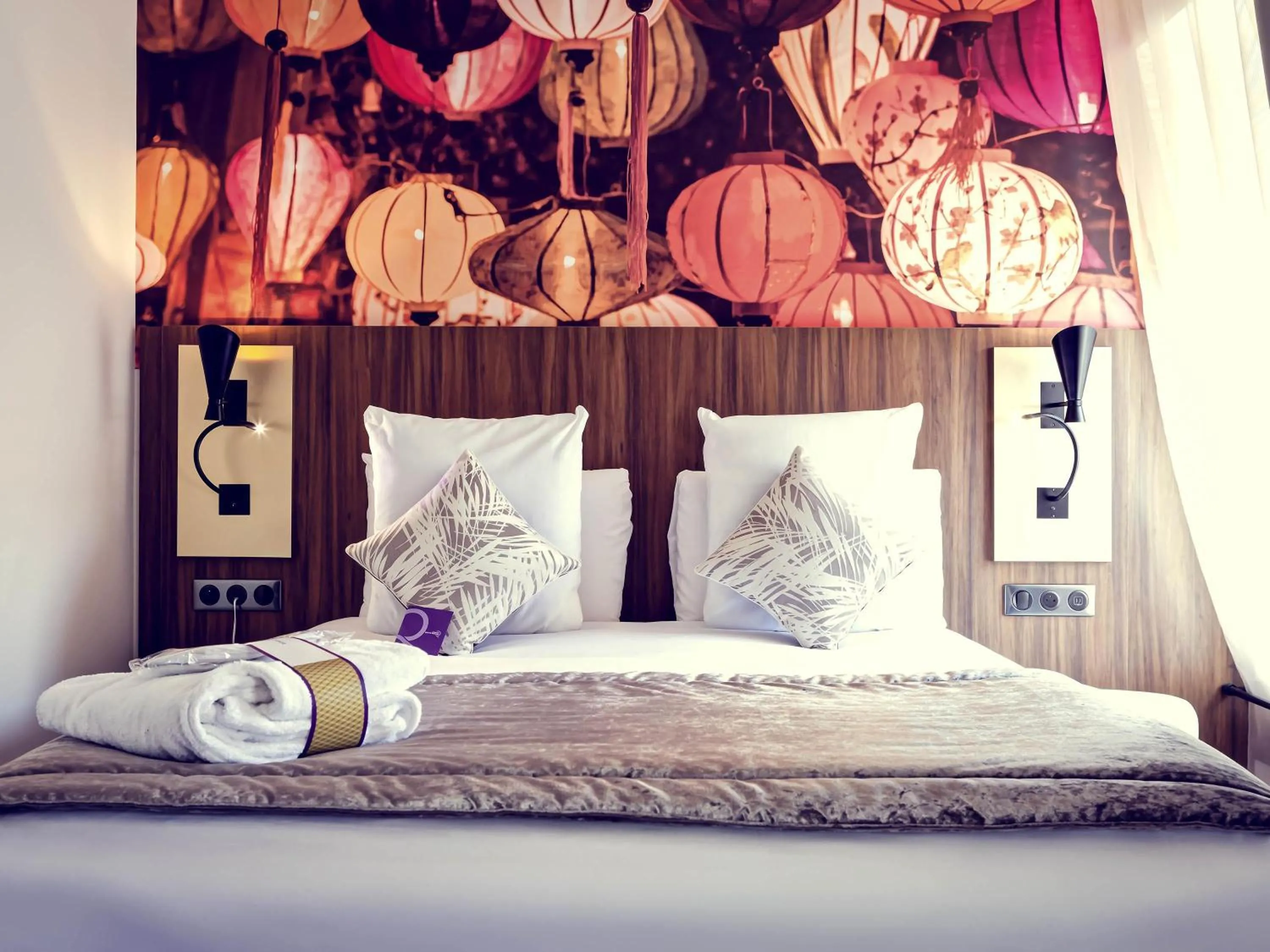 Bedroom, Bed in Mercure Lyon Centre Plaza République