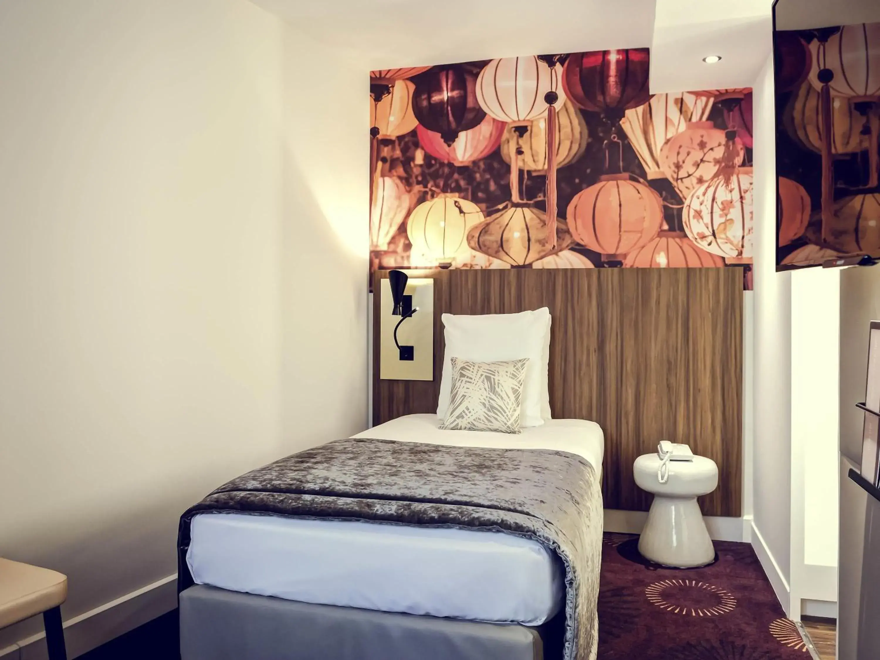 Bedroom, Bed in Mercure Lyon Centre Plaza République Bedroom, Bed in Mercure Lyon Centre Plaza République