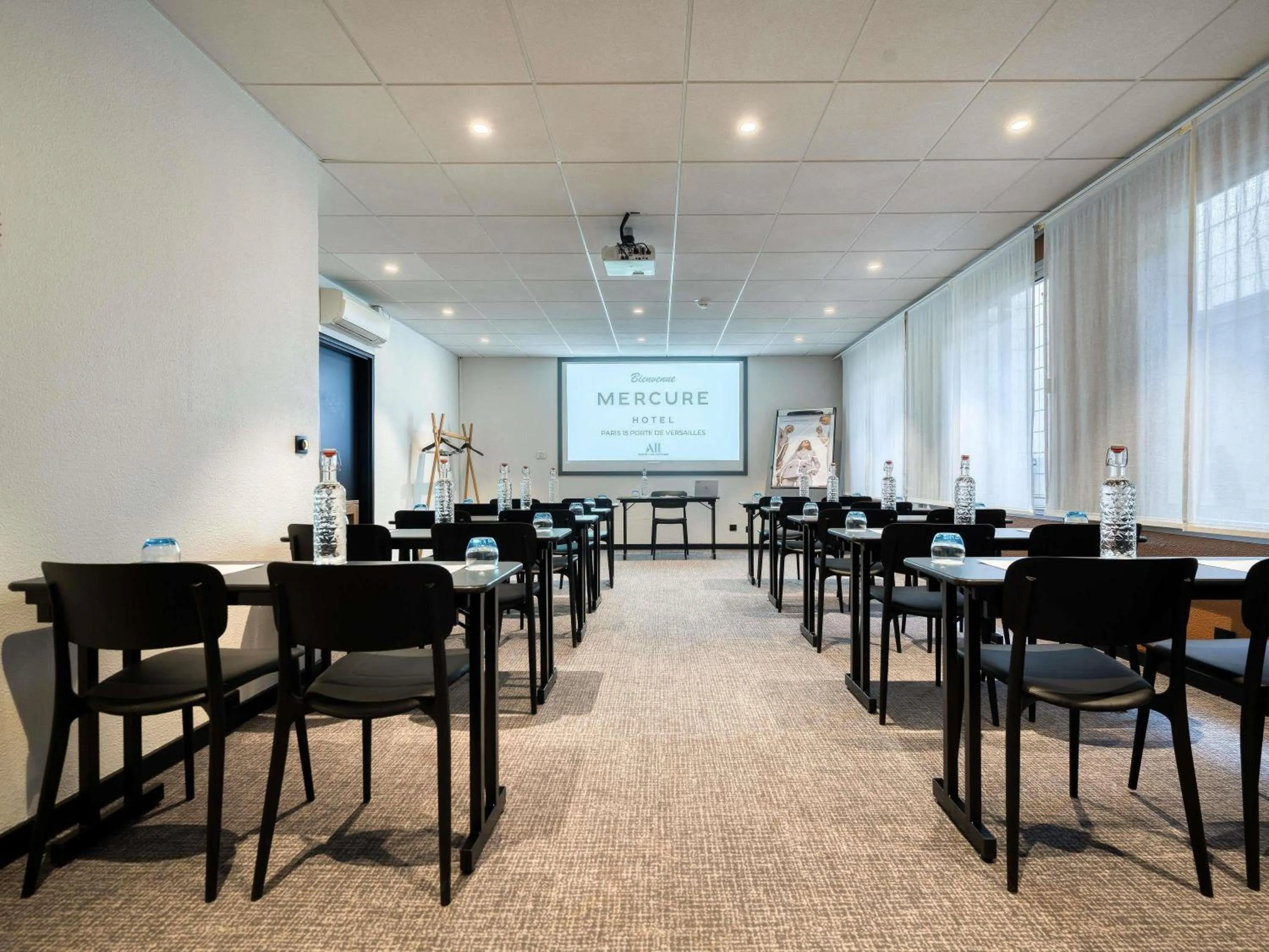 Meeting/conference room in Mercure Paris 15 Porte de Versailles