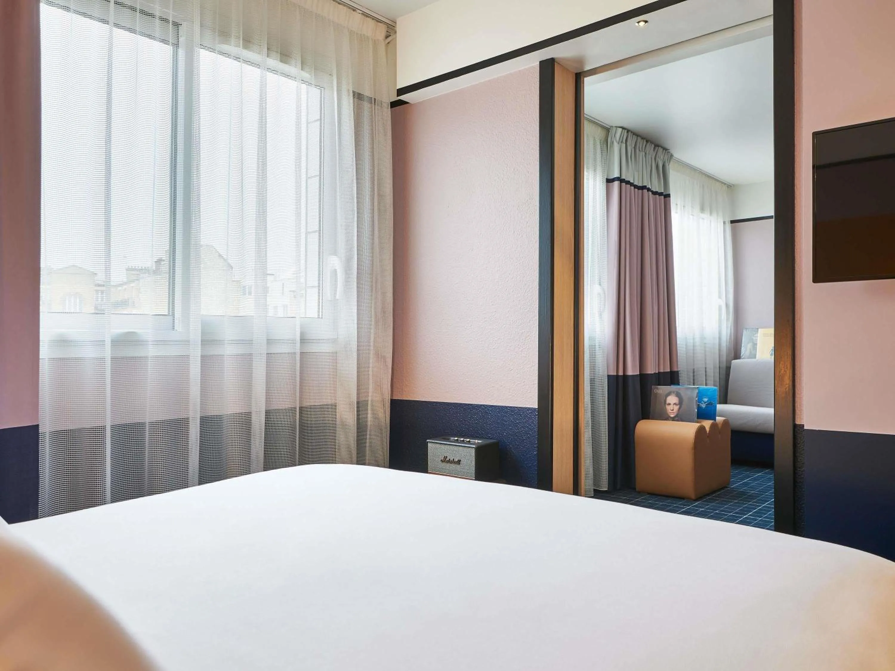 Bedroom, Bed in Mercure Paris 15 Porte de Versailles