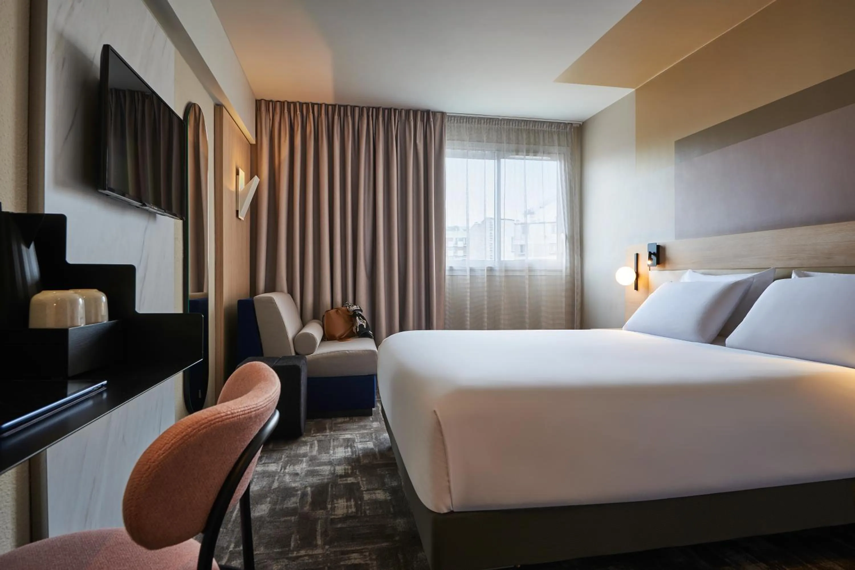 Bed in Mercure Paris 15 Porte de Versailles