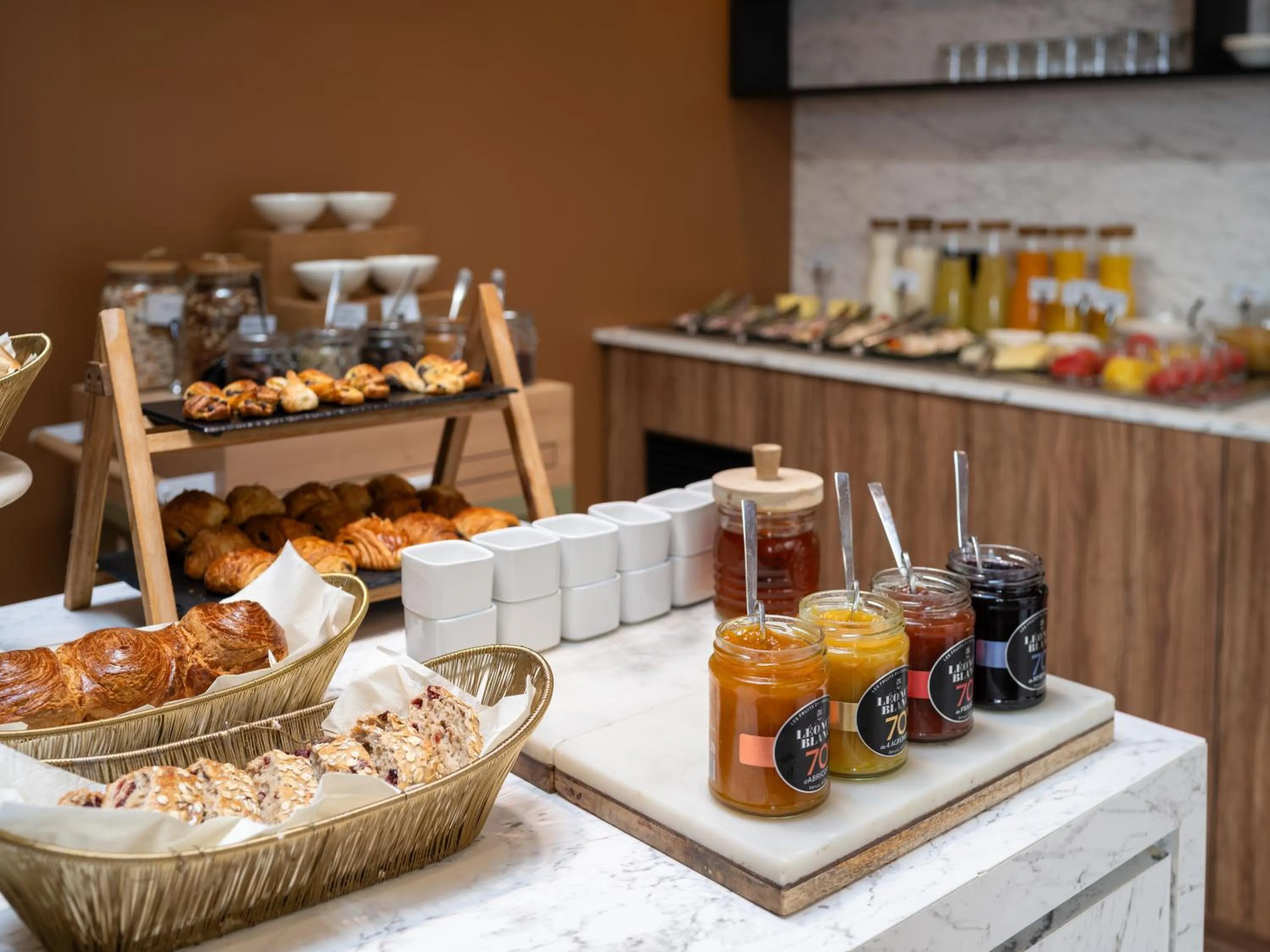 Breakfast in Mercure Paris 15 Porte de Versailles