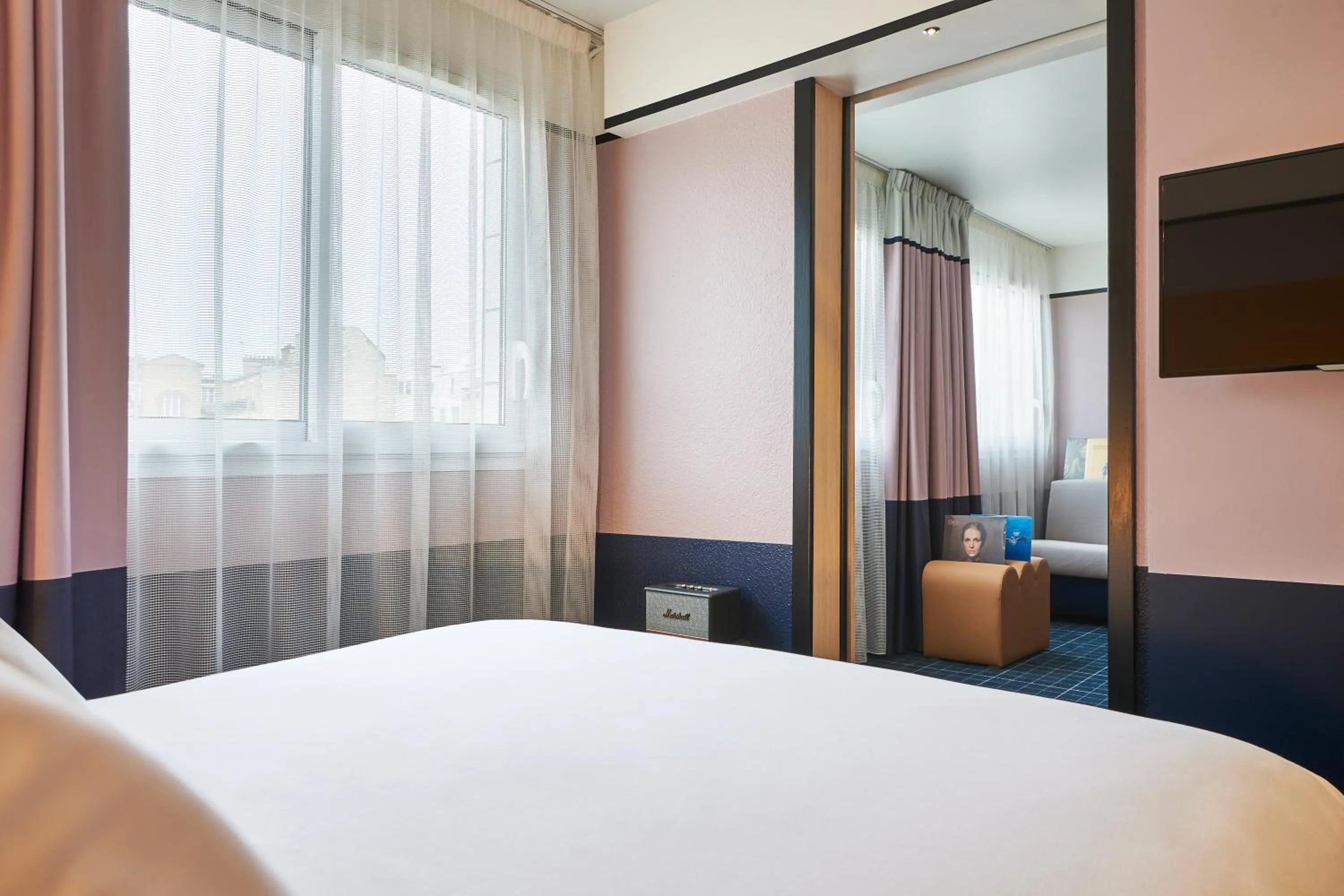 Bed in Mercure Paris 15 Porte de Versailles