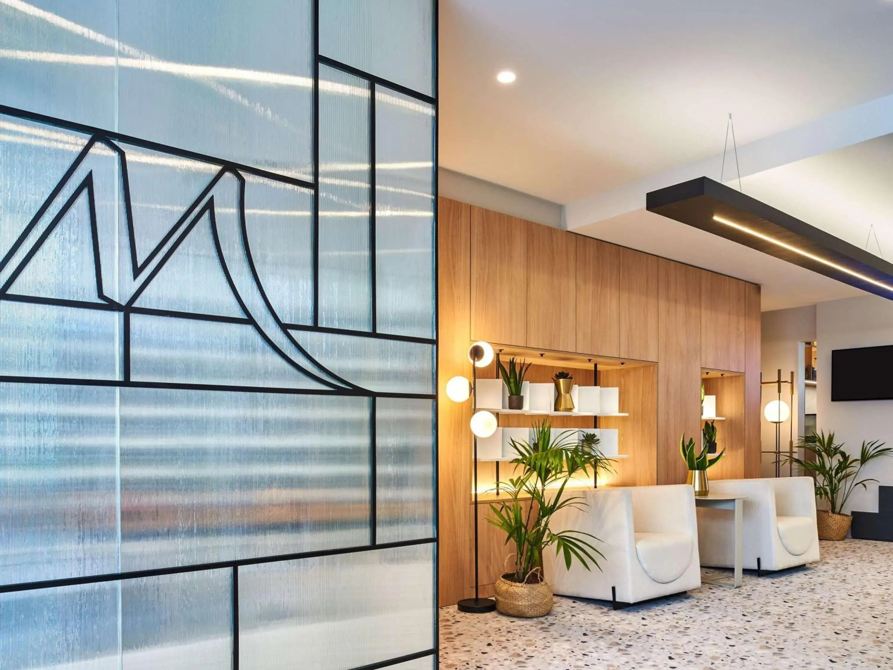 Facade/entrance in Mercure Paris 15 Porte de Versailles Facade/entrance in Mercure Paris 15 Porte de Versailles